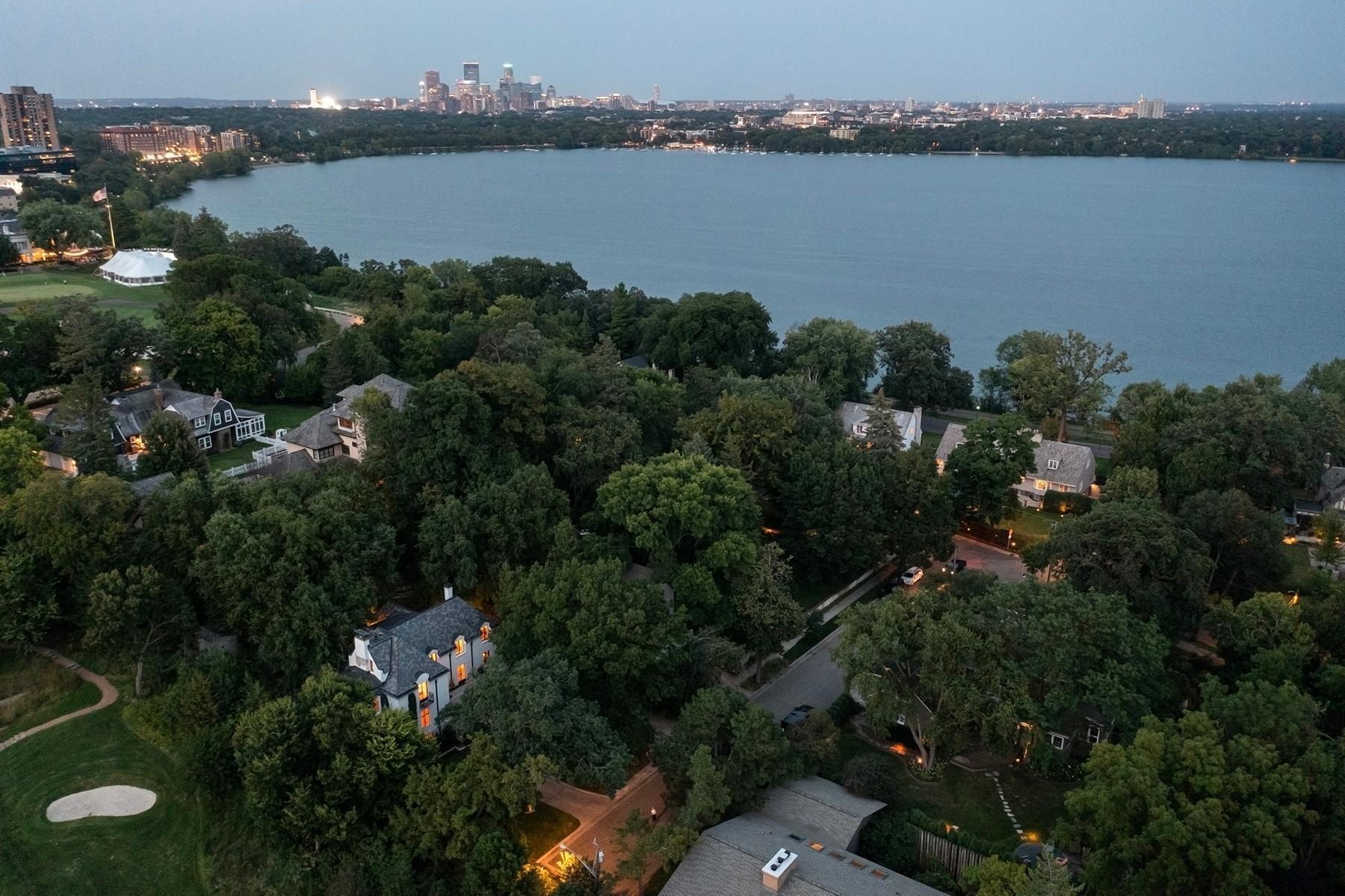 Minneapolis, Minnesota, 55416, United States, 4 Bedrooms Bedrooms, ,4 BathroomsBathrooms,Residential,For Sale,1901324