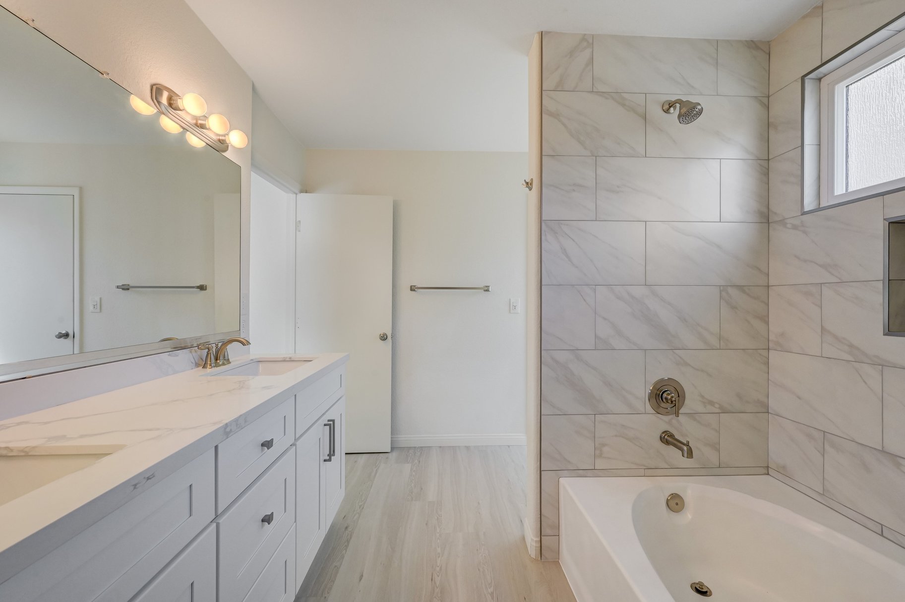  Newly Updated 3 Bed 2 Bath - 物件實景