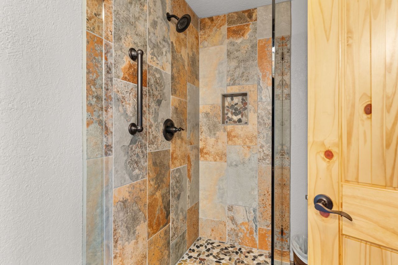 Santa Fe, New Mexico, 87501, United States, 2 Bedrooms Bedrooms, ,3 BathroomsBathrooms,Residential,For Sale,1959101