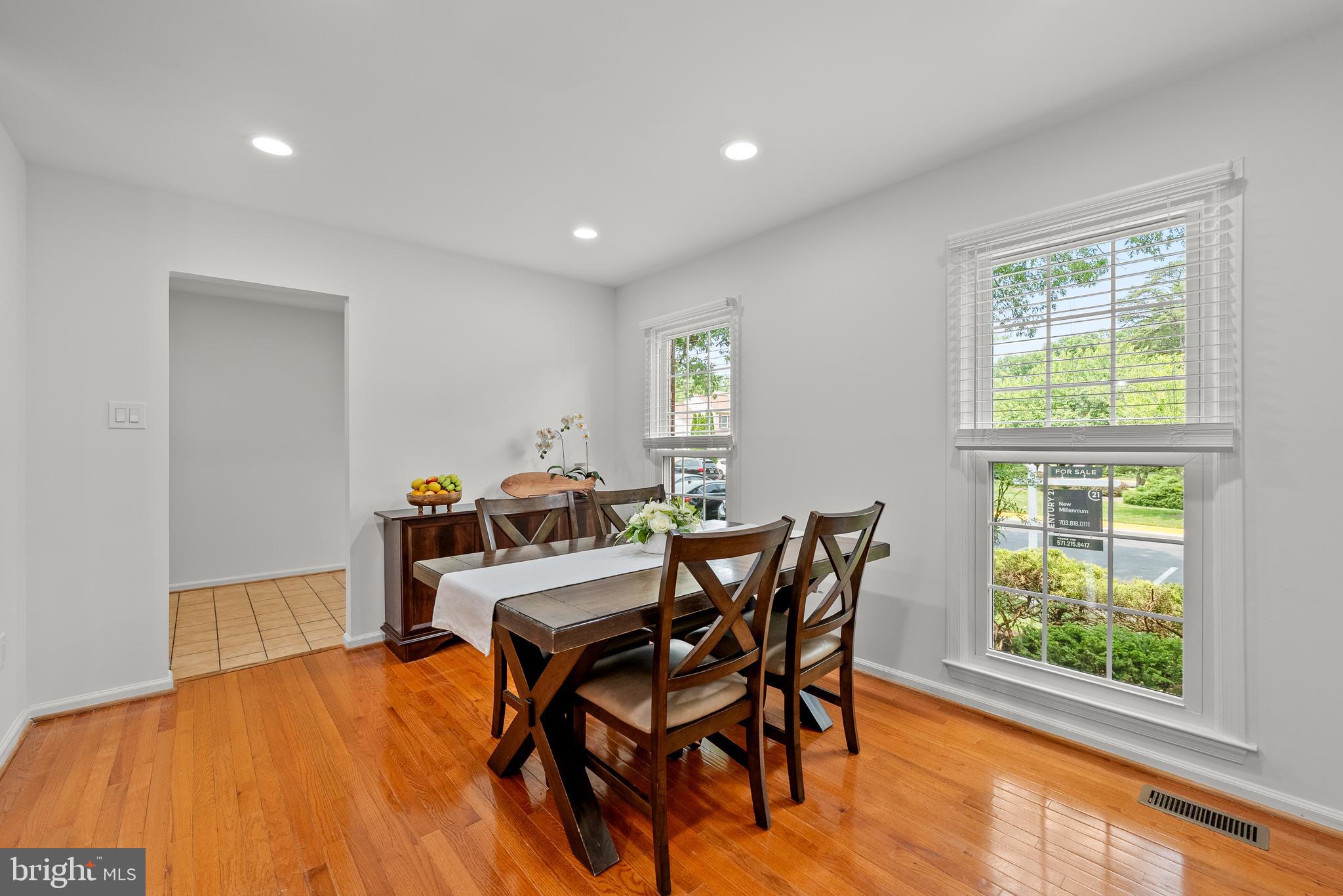 Fairfax, Virginia, 22032, United States, 3 Bedrooms Bedrooms, ,4 BathroomsBathrooms,Residential,For Sale,1945020