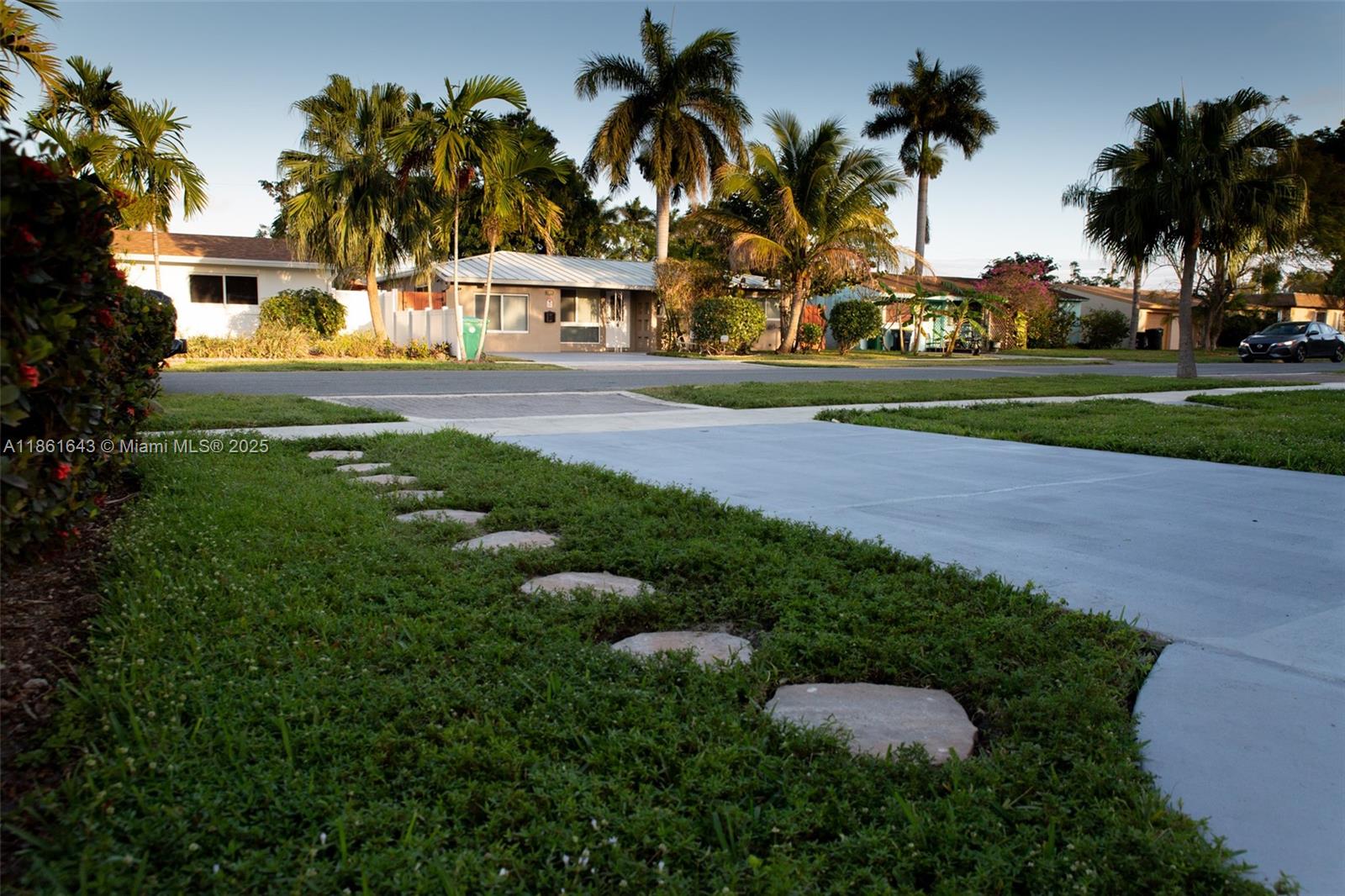 Dania Beach, Florida, 33004, United States, 3 Bedrooms Bedrooms, ,2 BathroomsBathrooms,Residential,For Sale,1926458