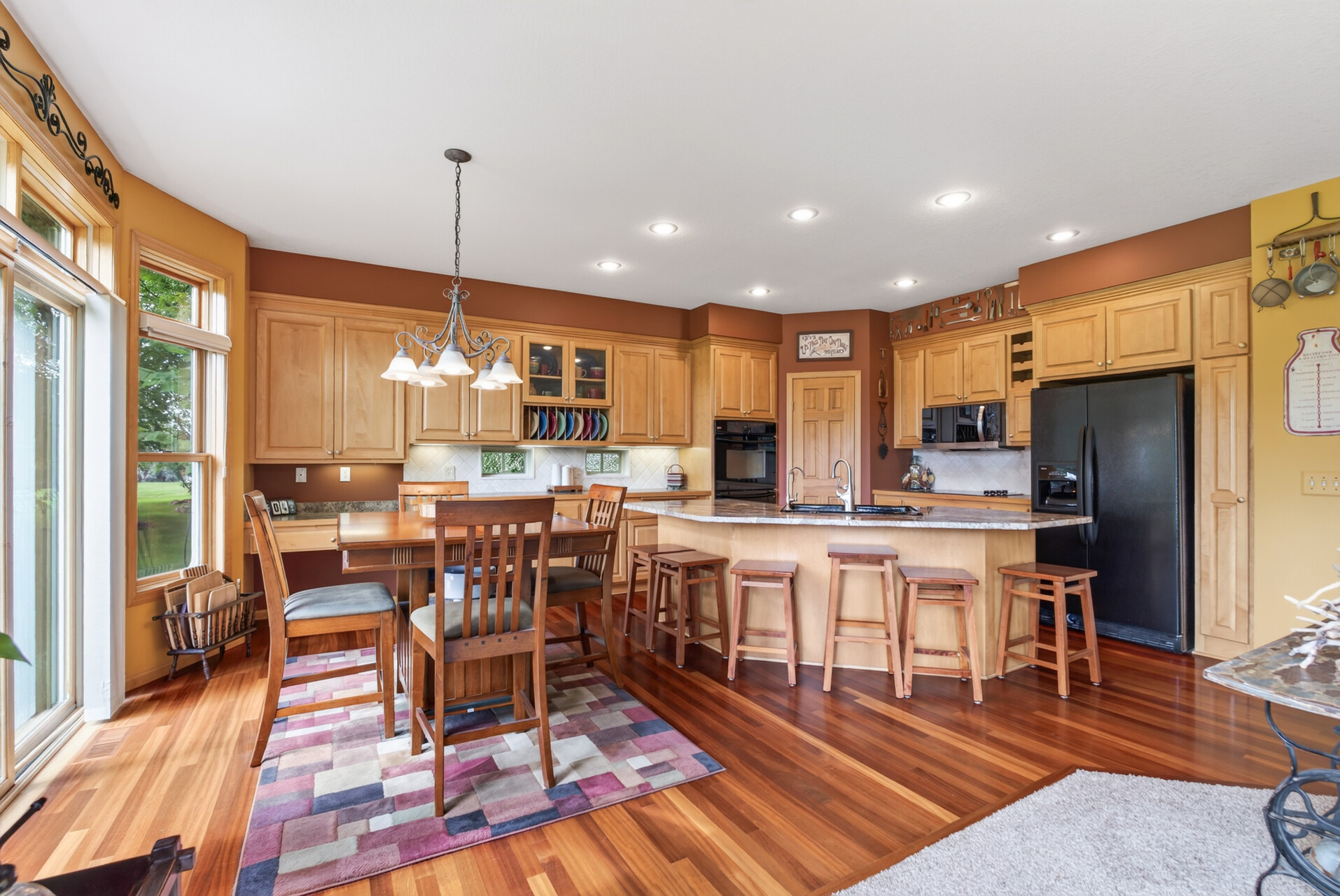  Elegant Fox Ridge Retreat with Exceptional Entertaining Spaces - 物件實景