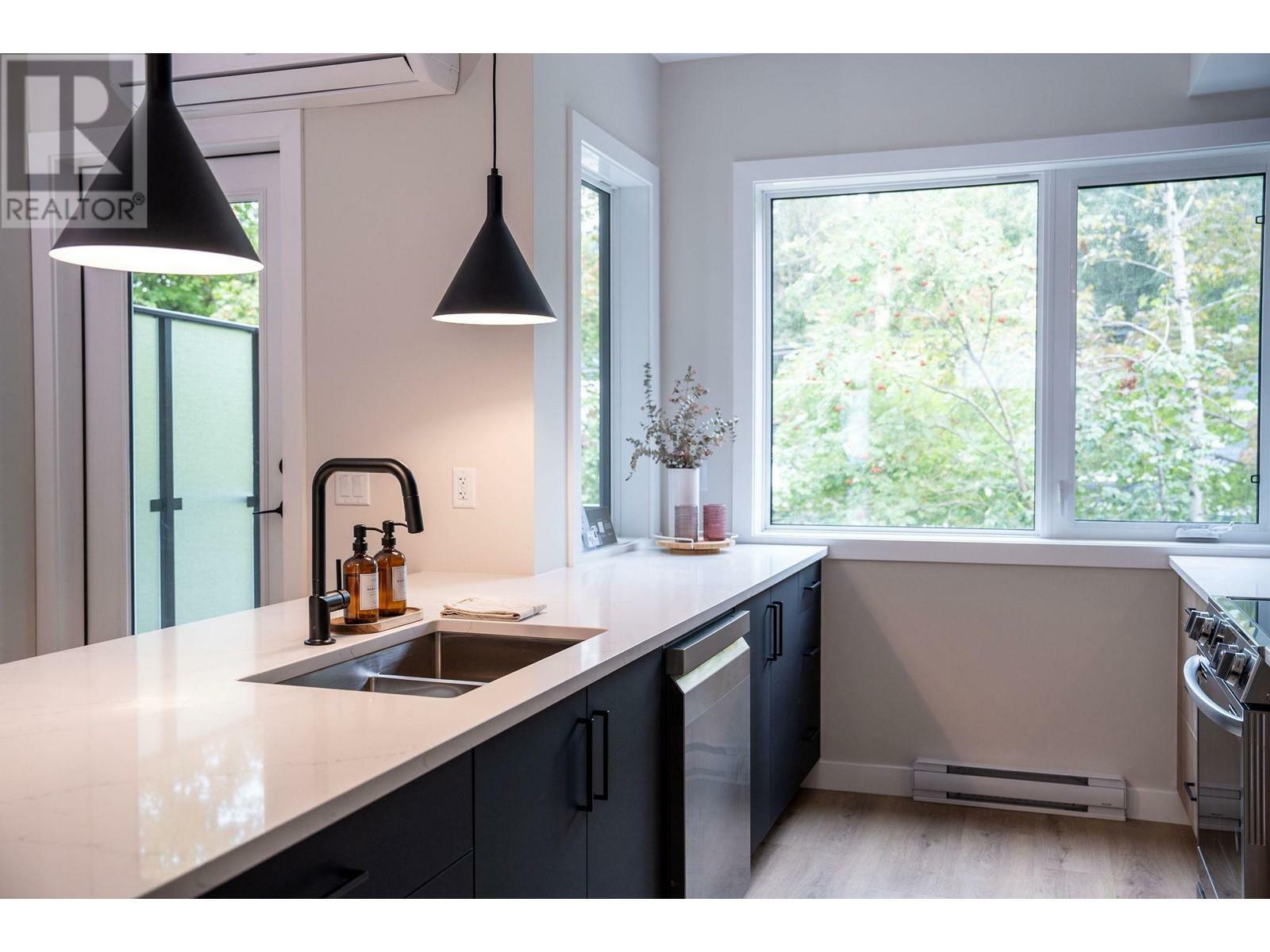 REVELSTOKE, British Columbia, V0E 2S0, CA, 3 Bedrooms Bedrooms, ,3 BathroomsBathrooms,Residential,For Sale,1839085