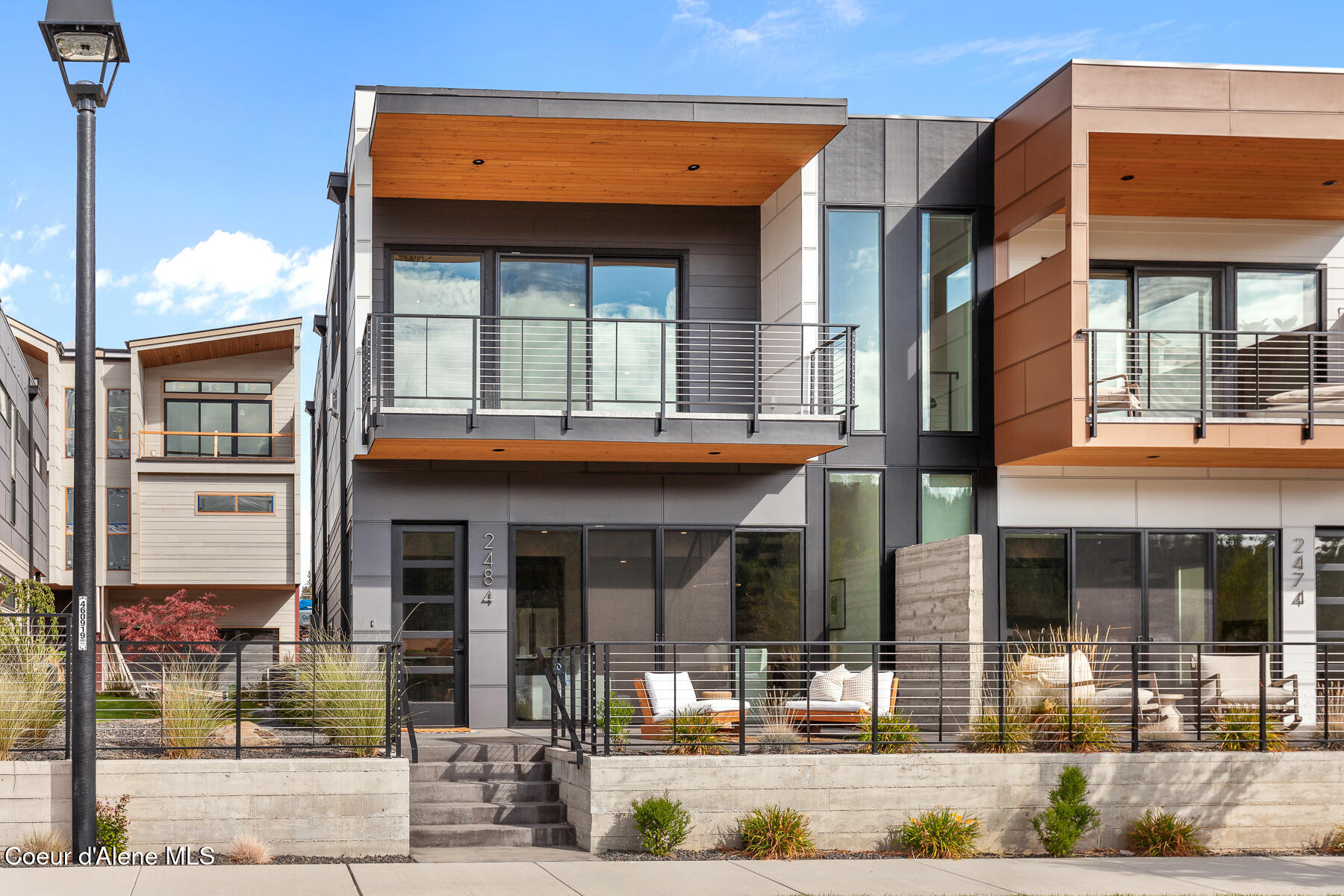 Coeur d'Alene, Idaho, 83815, United States, 2 Bedrooms Bedrooms, ,3 BathroomsBathrooms,Residential,For Sale,2006404