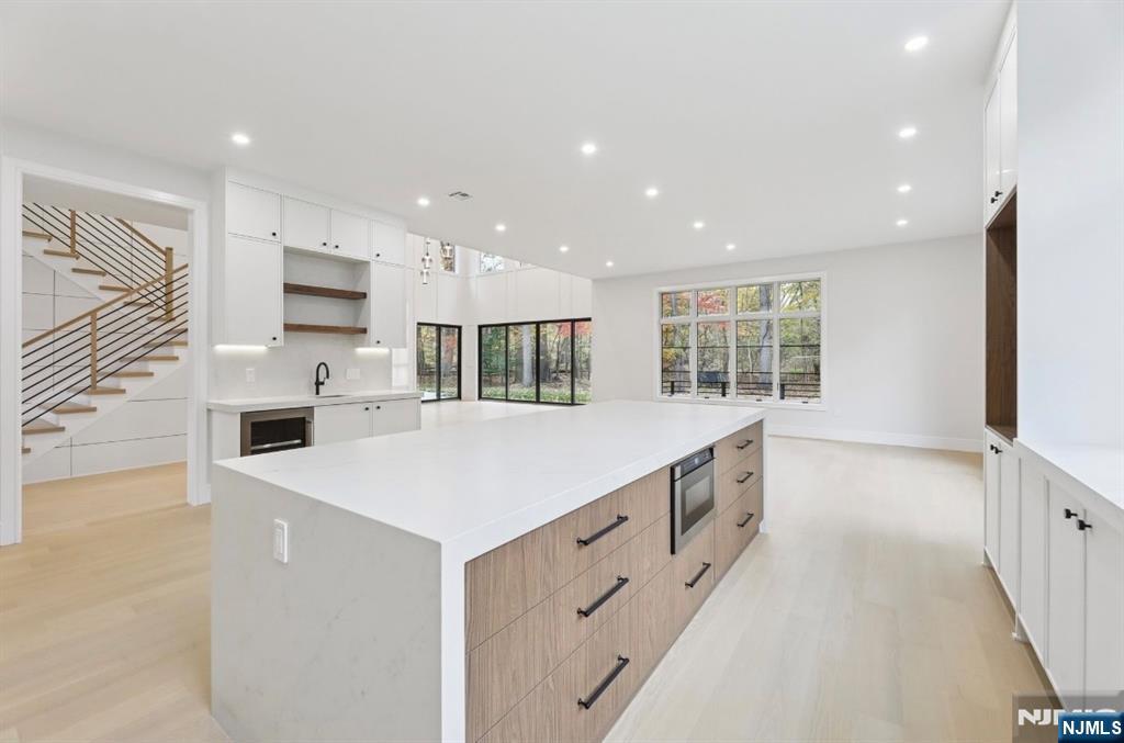 Haworth, New Jersey, 07641, United States, 6 Bedrooms Bedrooms, ,7 BathroomsBathrooms,Residential,For Sale,1989640