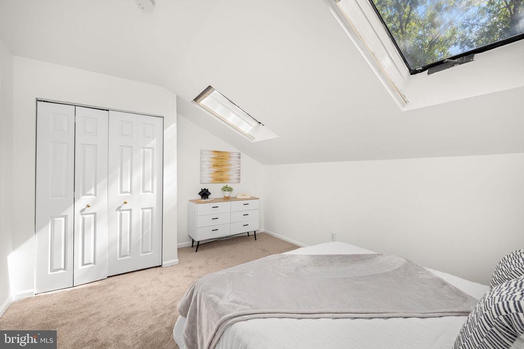 Washington, District of Columbia, 20009, United States, 2 Bedrooms Bedrooms, ,2 BathroomsBathrooms,Residential,For Sale,1981546