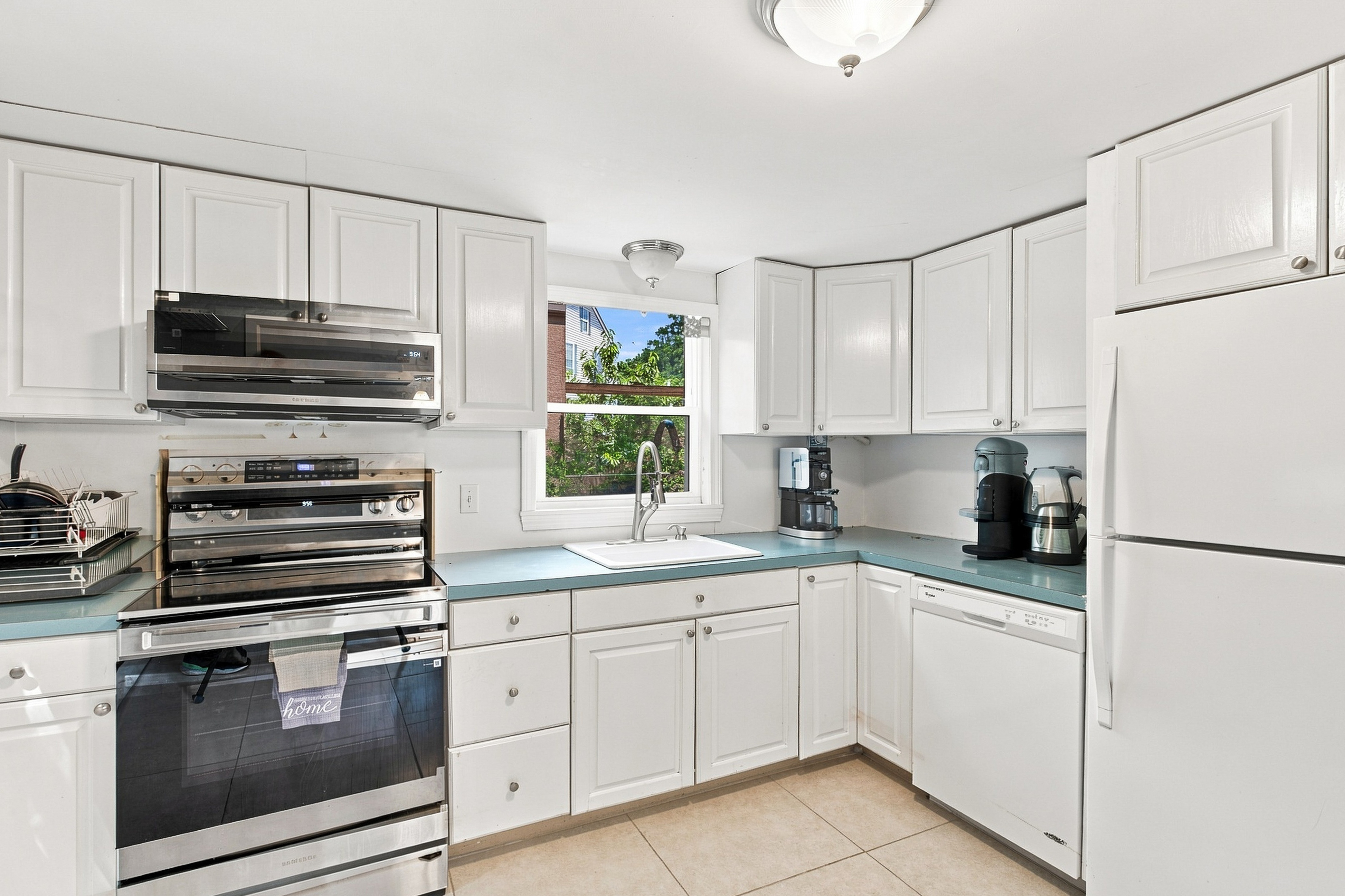  28 Preston St, Malden, MA, 02148 - 物件實景