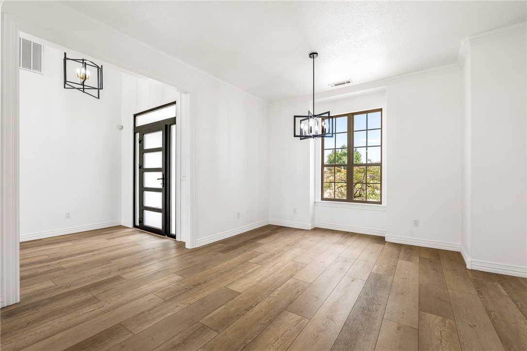 Fayetteville, Arkansas, 72701, United States, 4 Bedrooms Bedrooms, ,3 BathroomsBathrooms,Residential,For Sale,1907520
