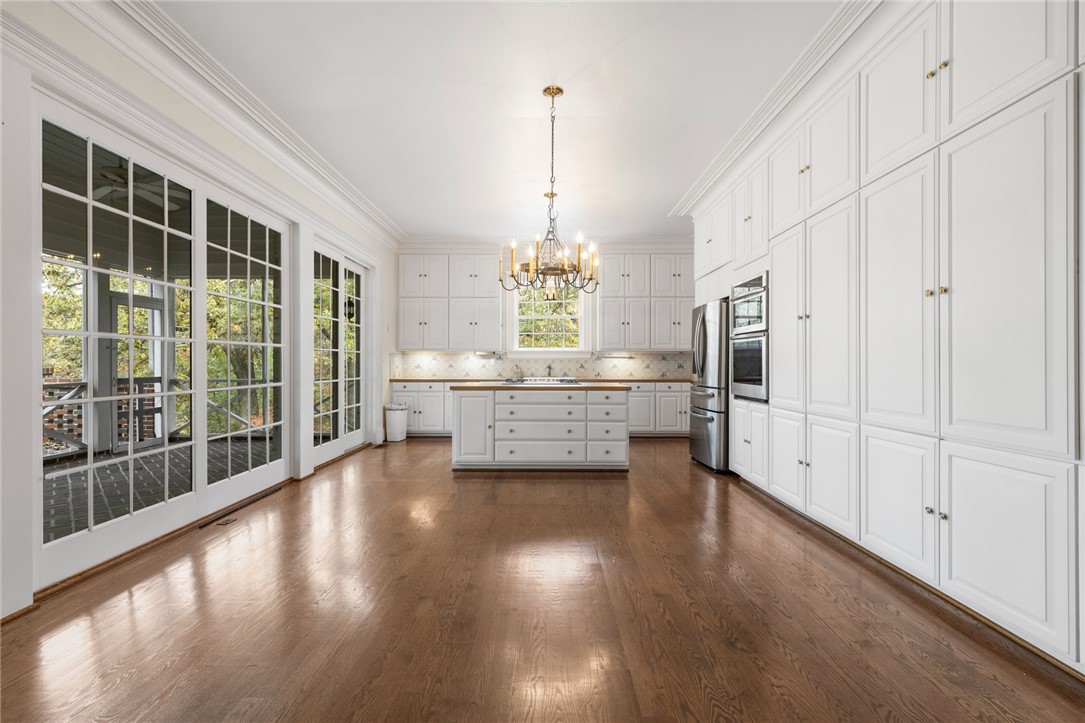 Harrison, Arkansas, 72601, United States, 4 Bedrooms Bedrooms, ,5 BathroomsBathrooms,Residential,For Sale,1989365