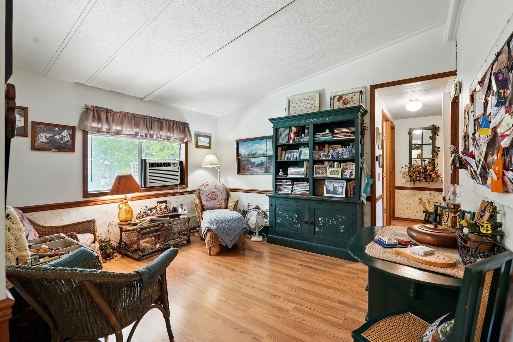 Sagle, Idaho, 83860, United States, 4 Bedrooms Bedrooms, ,2 BathroomsBathrooms,Residential,For Sale,1931932