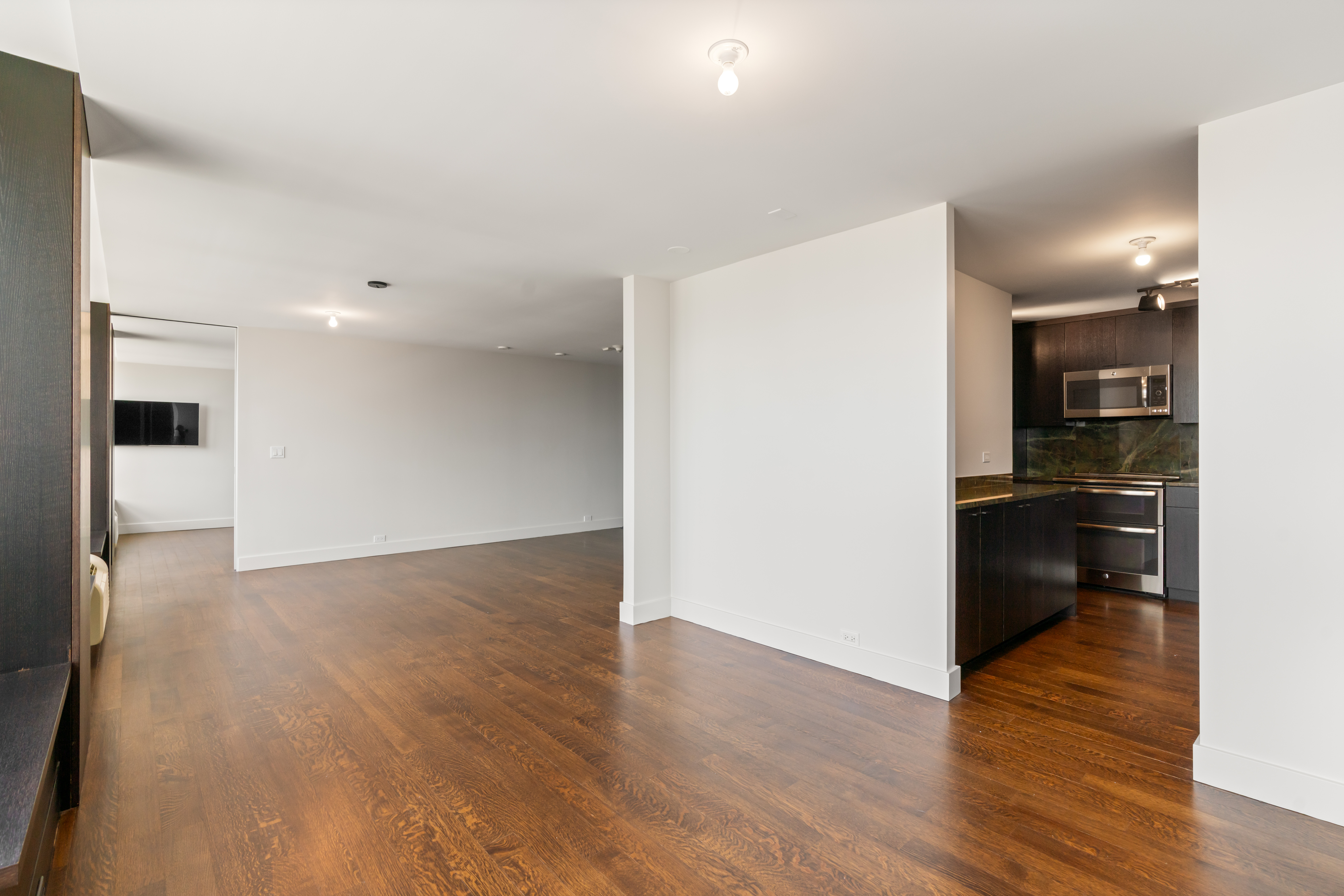  Fully Renovated Condo in the Gold Coast - 物件實景