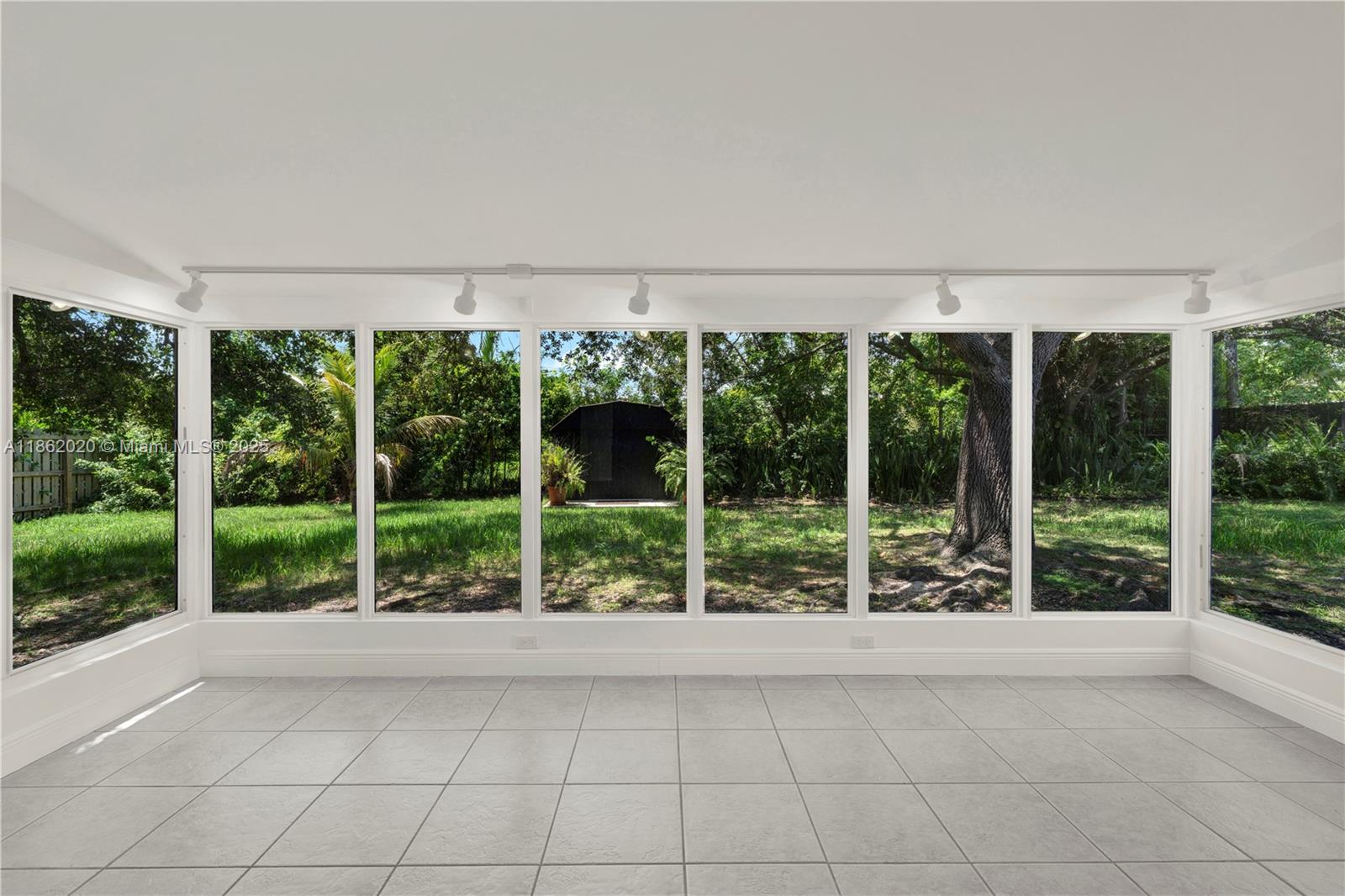 Miami, Florida, 33157, United States, 2 Bedrooms Bedrooms, ,1 BathroomBathrooms,Residential,For Sale,1932105