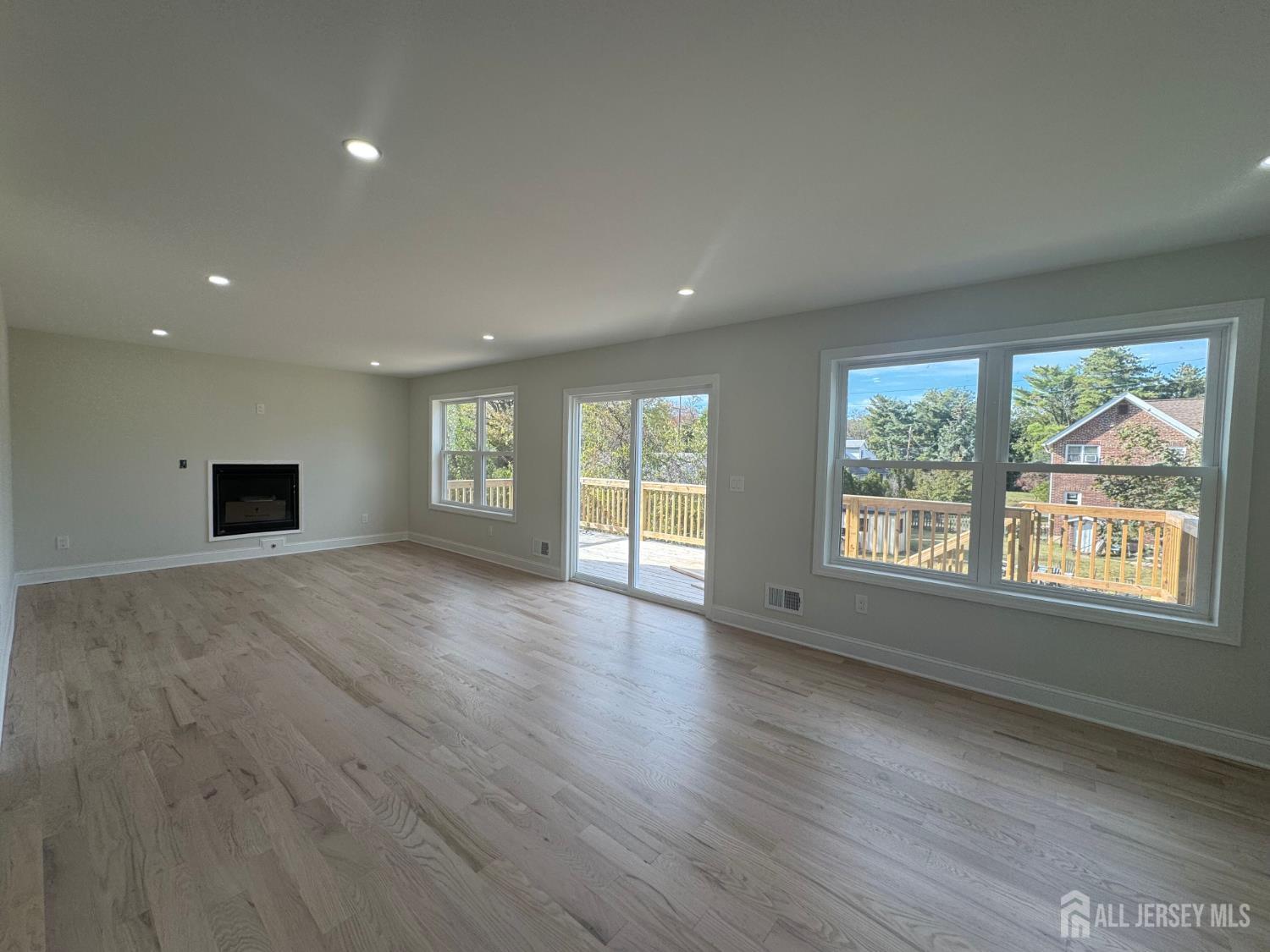 Sayreville, New Jersey, 08857, United States, 4 Bedrooms Bedrooms, ,3 BathroomsBathrooms,Residential,For Sale,1981963