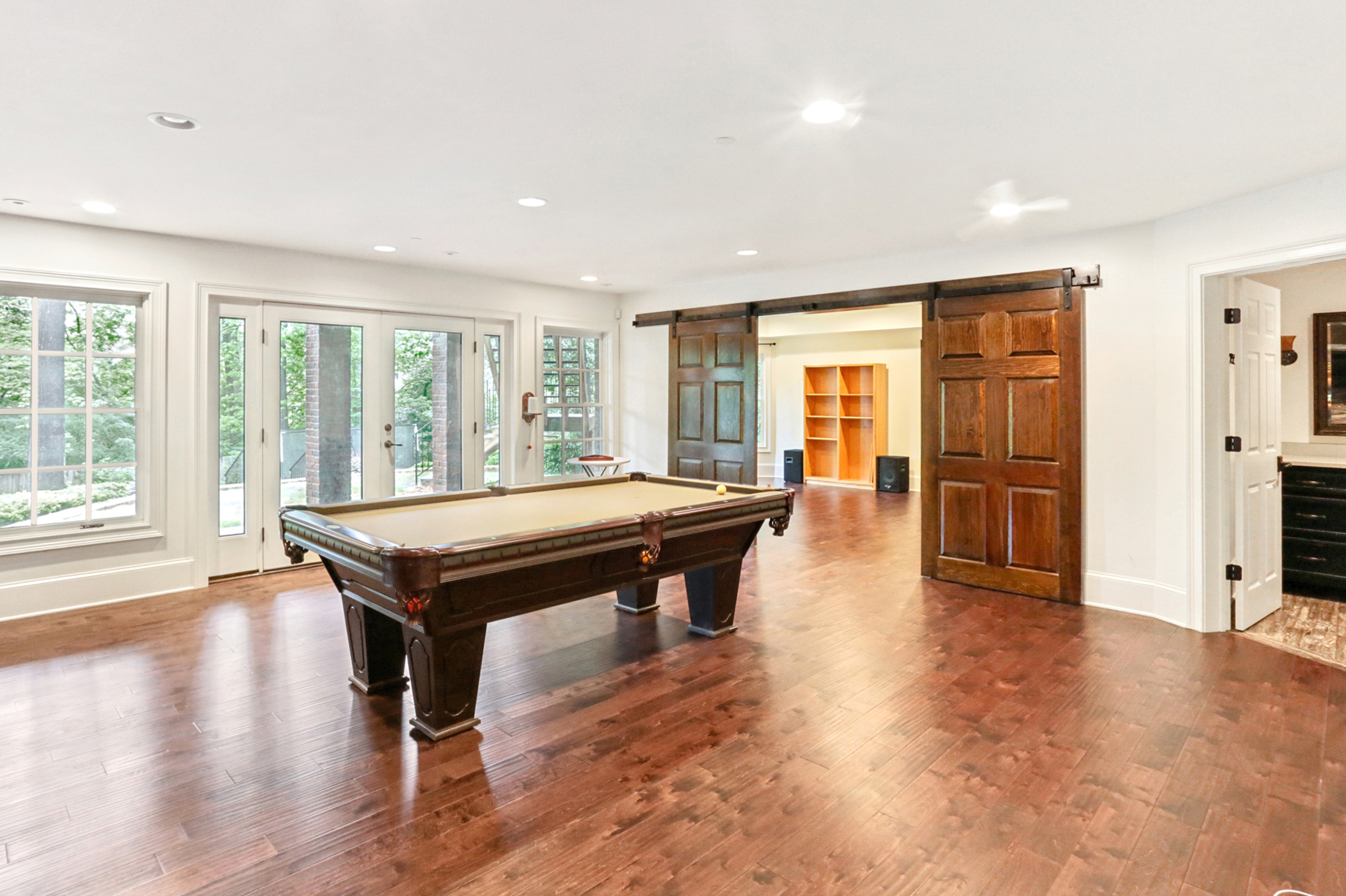  Stunning Brick Traditional in Sought-after Pine Hills - 物件實景