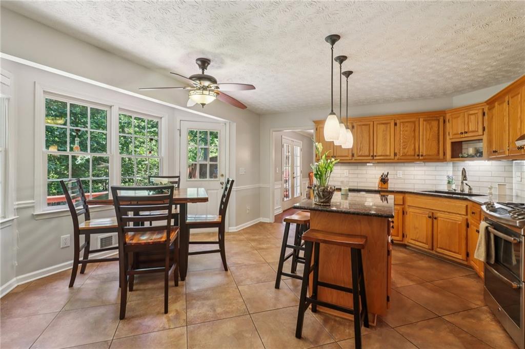 Flowery Branch, Georgia, 30542, United States, 4 Bedrooms Bedrooms, ,3 BathroomsBathrooms,Residential,For Sale,1923417
