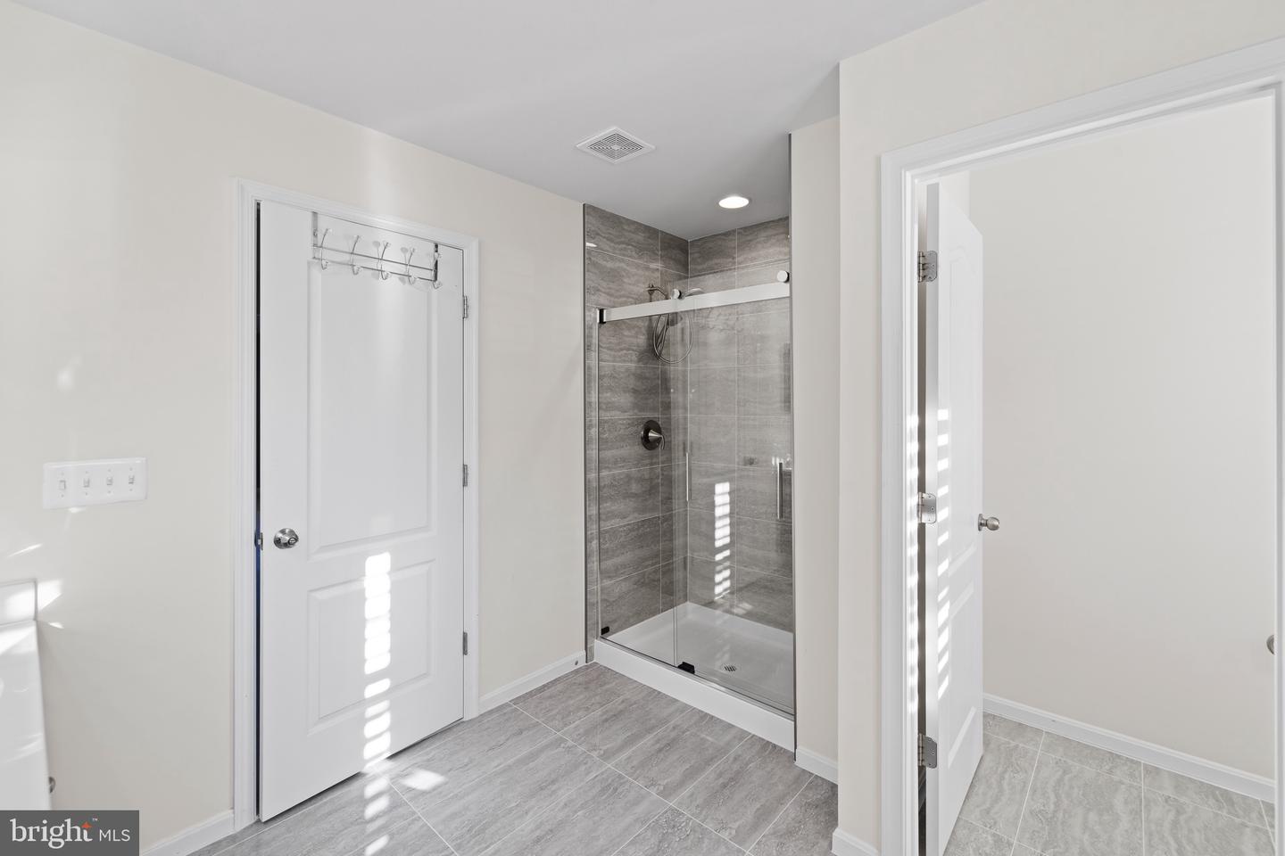 Bryans Road, Maryland, 20616, United States, 5 Bedrooms Bedrooms, ,4 BathroomsBathrooms,Residential,For Sale,1962449