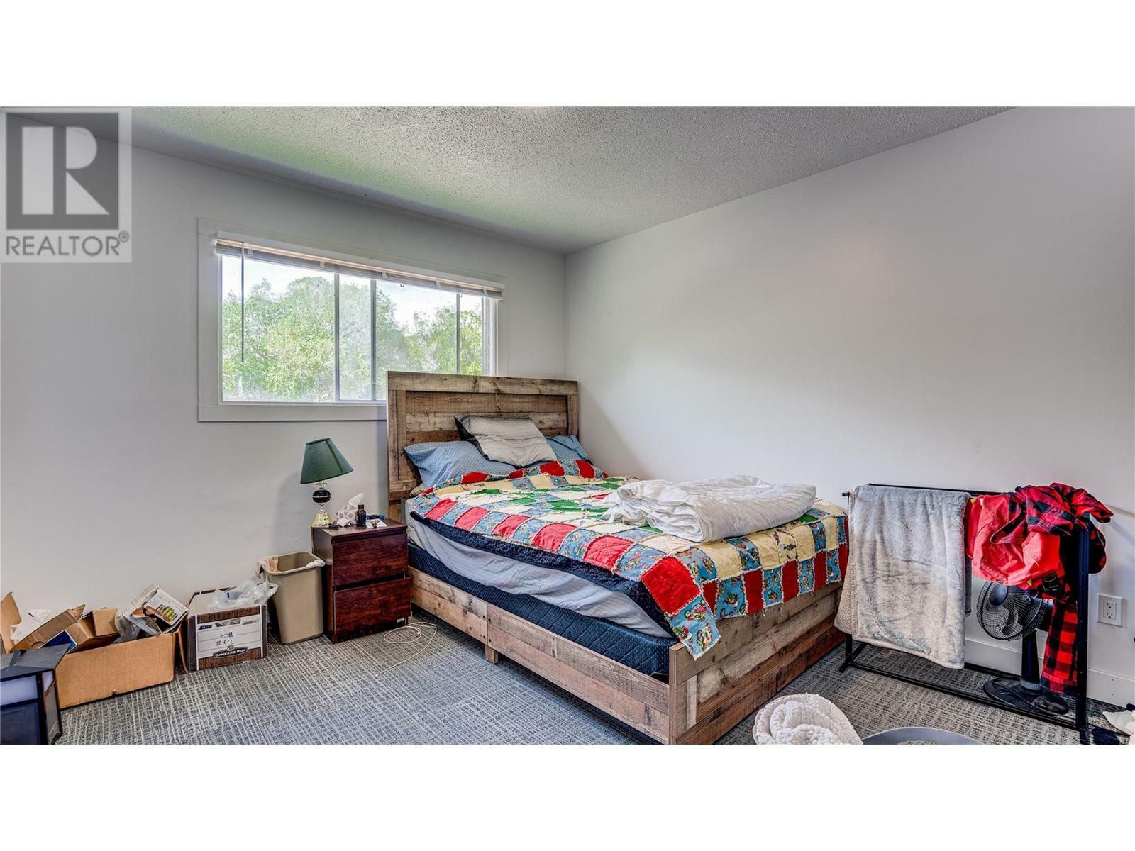 VERNON, British Columbia, V1T 7P8, CA, 8 Bedrooms Bedrooms, ,4 BathroomsBathrooms,Residential,For Sale,1837087