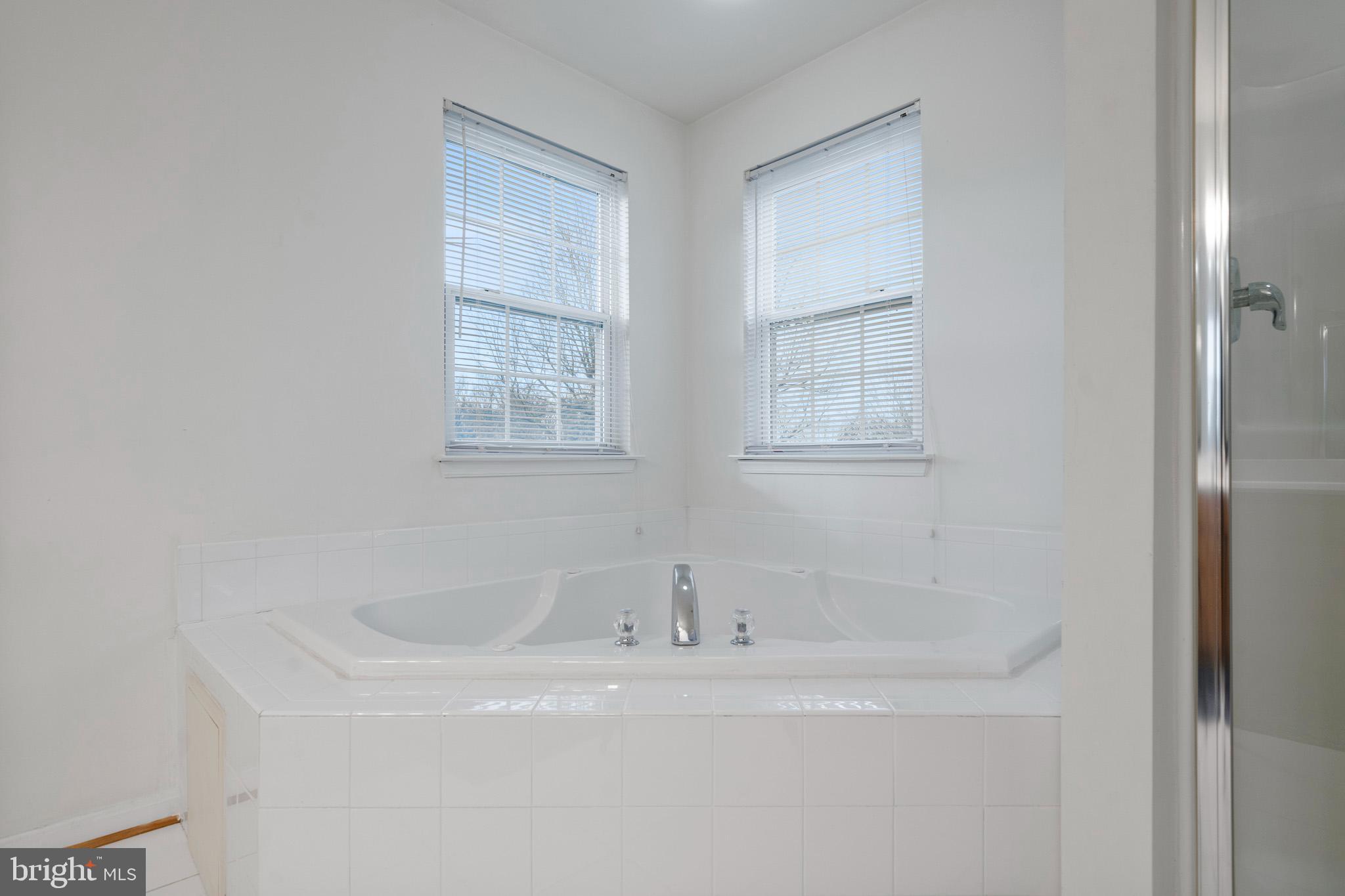 Clinton, Maryland, 20735, United States, 5 Bedrooms Bedrooms, ,4 BathroomsBathrooms,Residential,For Sale,2005759