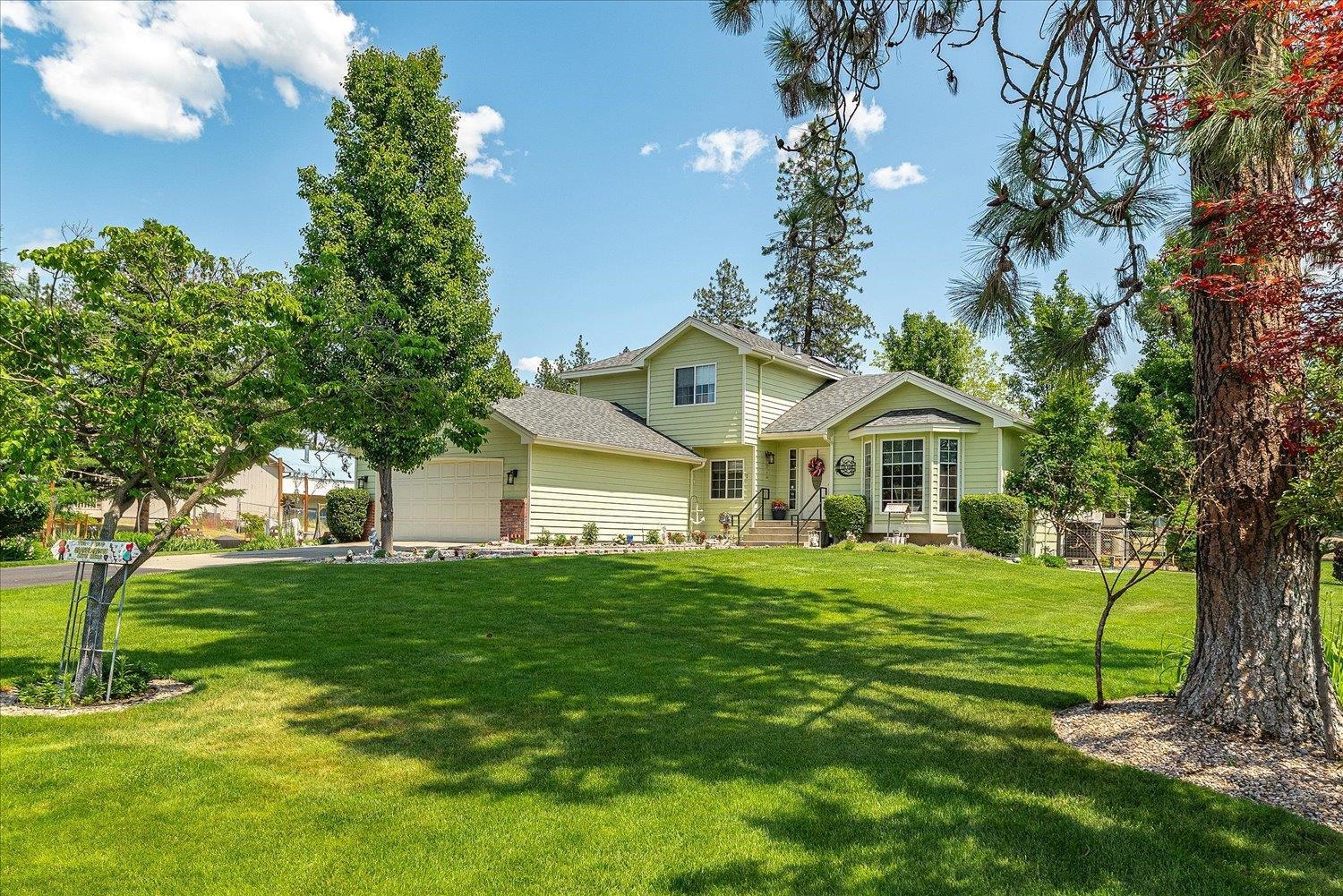 Nine Mile Falls, Washington, 99026, United States, 5 Bedrooms Bedrooms, ,3 BathroomsBathrooms,Residential,For Sale,1979574