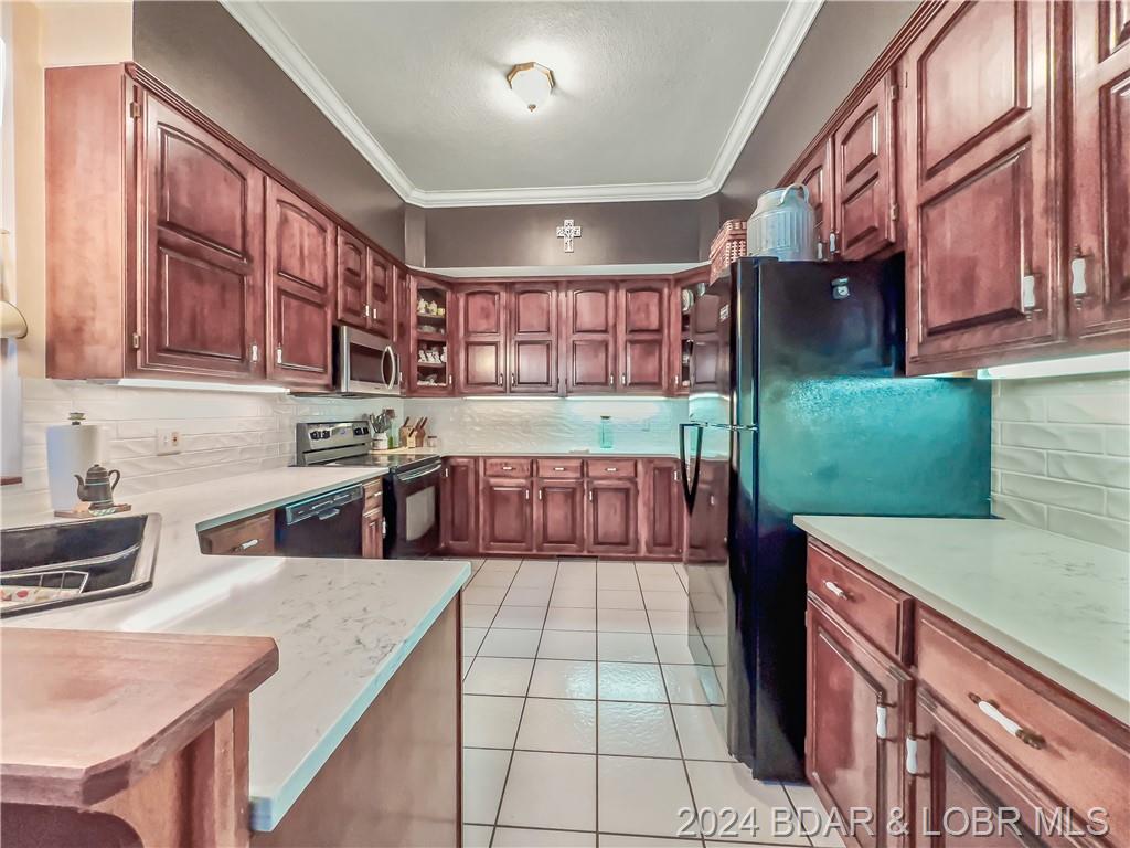 Camdenton, Missouri, 65020, United States, 5 Bedrooms Bedrooms, ,5 BathroomsBathrooms,Residential,For Sale,1850367