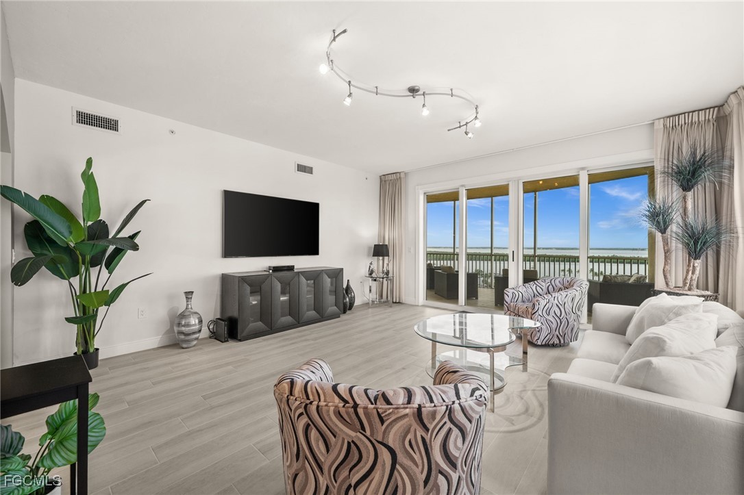 Cape Coral, Florida, 33914, United States, 3 Bedrooms Bedrooms, ,4 BathroomsBathrooms,Residential,For Sale,1975468