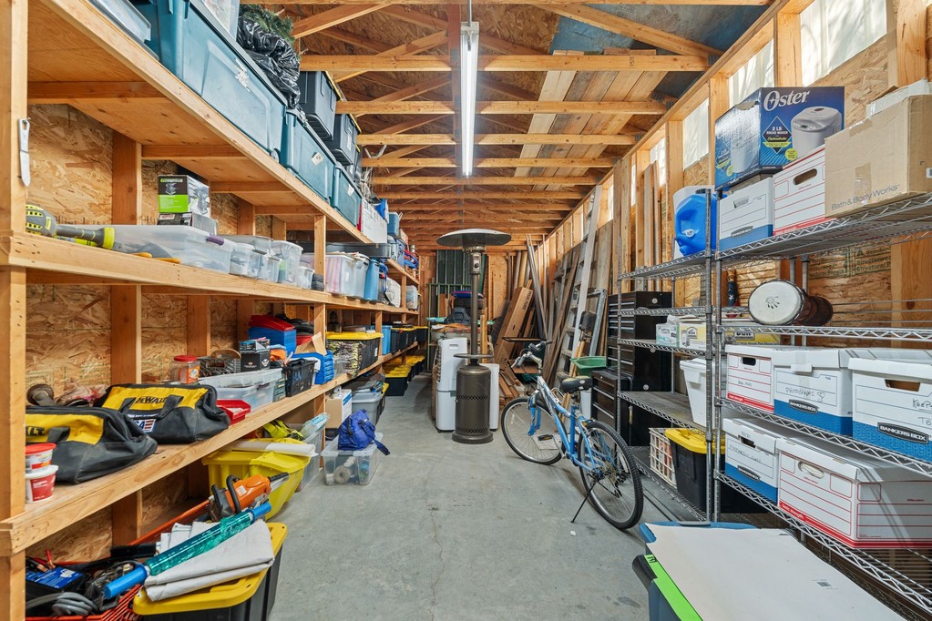 Bonners Ferry, Idaho, 83805, United States, 3 Bedrooms Bedrooms, ,4 BathroomsBathrooms,Residential,For Sale,1984473