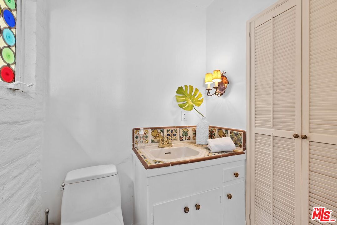 Los Angeles, California, 90049, United States, 4 Bedrooms Bedrooms, ,4 BathroomsBathrooms,Residential,For Sale,1901506