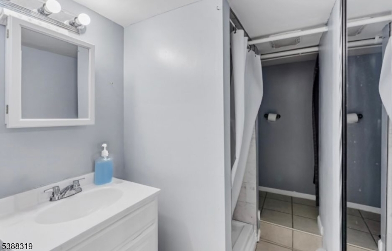 Elizabeth City, New Jersey, 07206, United States, 2 Bedrooms Bedrooms, ,3 BathroomsBathrooms,Residential,For Sale,1992844