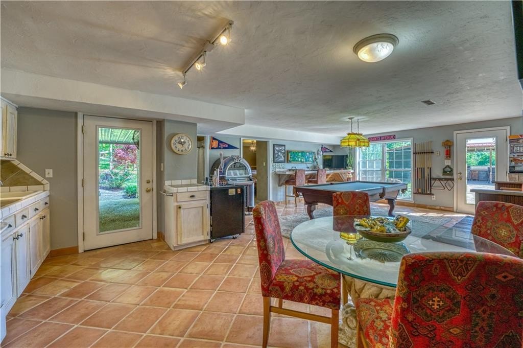 Harrison, Arkansas, 72601, United States, 4 Bedrooms Bedrooms, ,4 BathroomsBathrooms,Residential,For Sale,1763451