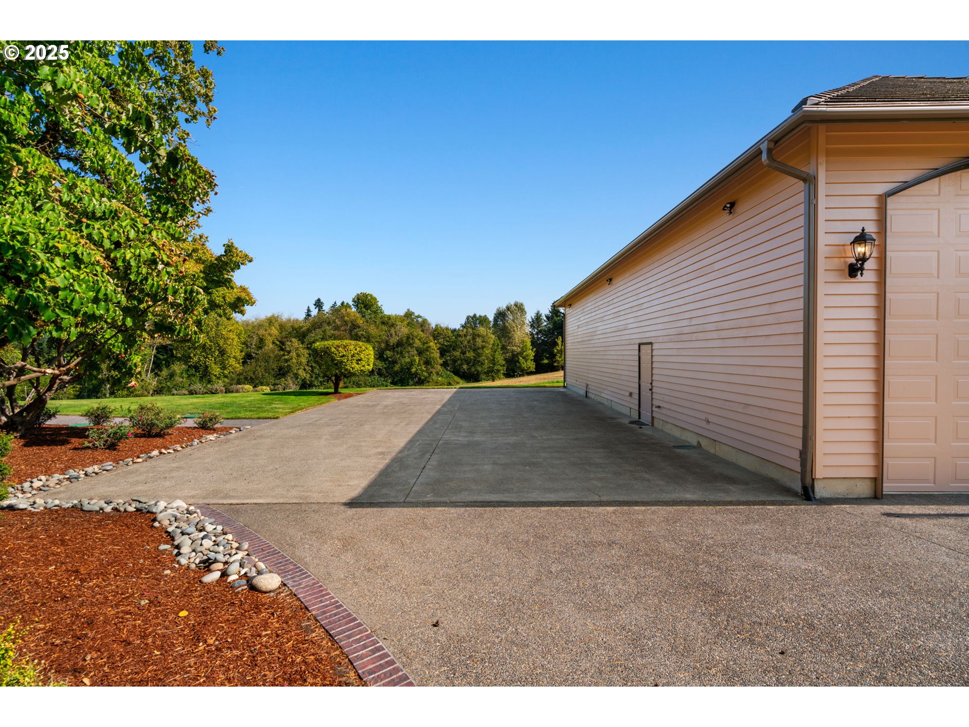 Vancouver, Washington, 98685, United States, 3 Bedrooms Bedrooms, ,4 BathroomsBathrooms,Residential,For Sale,2003472