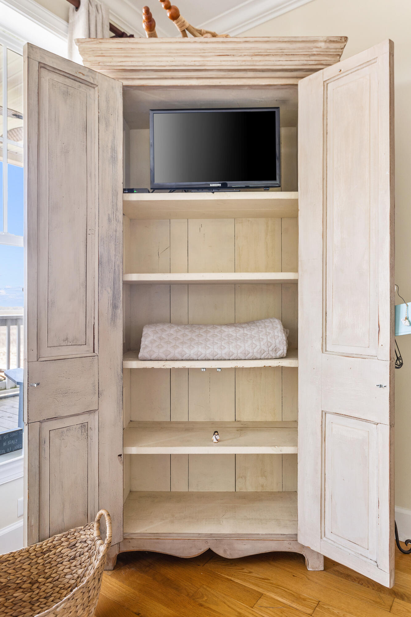 Folly Beach, South Carolina, 29439, United States, 5 Bedrooms Bedrooms, ,5 BathroomsBathrooms,Residential,For Sale,1998700