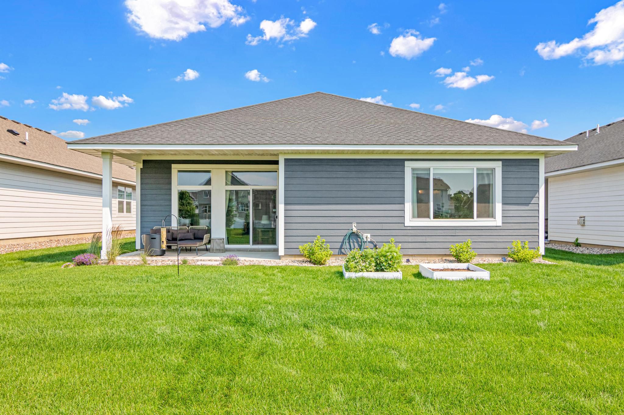  Effortless One-Level Living in Beautiful Lakeville - 物件實景