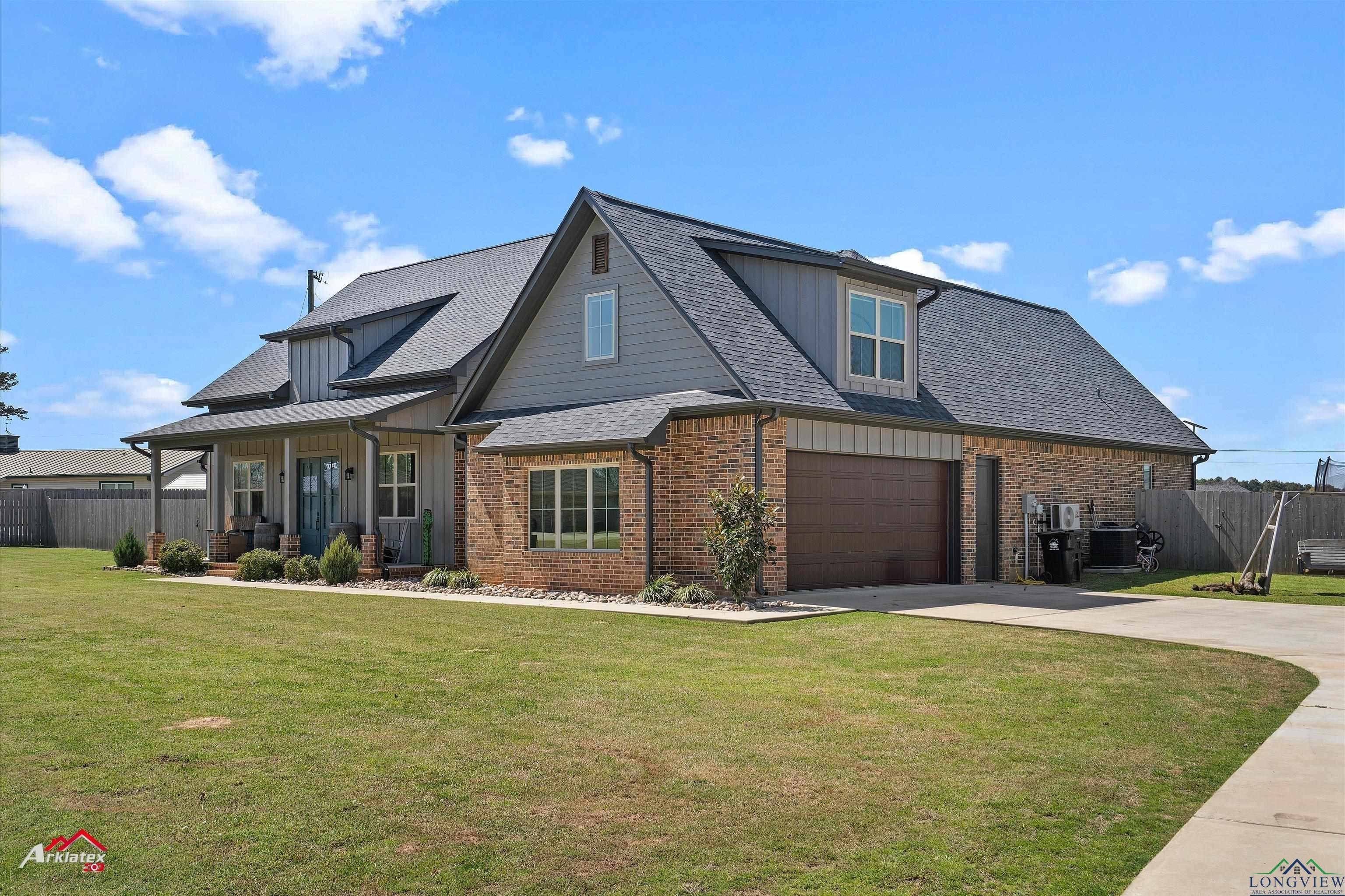 Hallsville, Texas, 75650-3511, United States, 4 Bedrooms Bedrooms, ,3 BathroomsBathrooms,Residential,For Sale,1980280