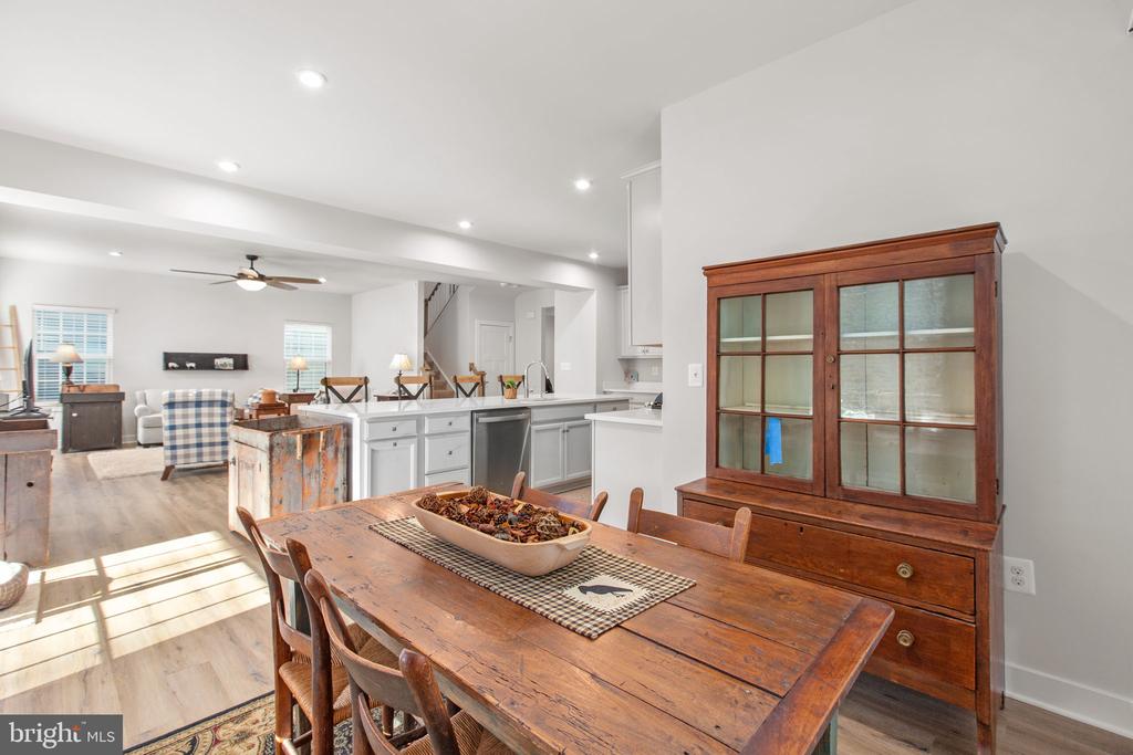 Fredericksburg, Virginia, 22401, United States, 4 Bedrooms Bedrooms, ,4 BathroomsBathrooms,Residential,For Sale,1999517