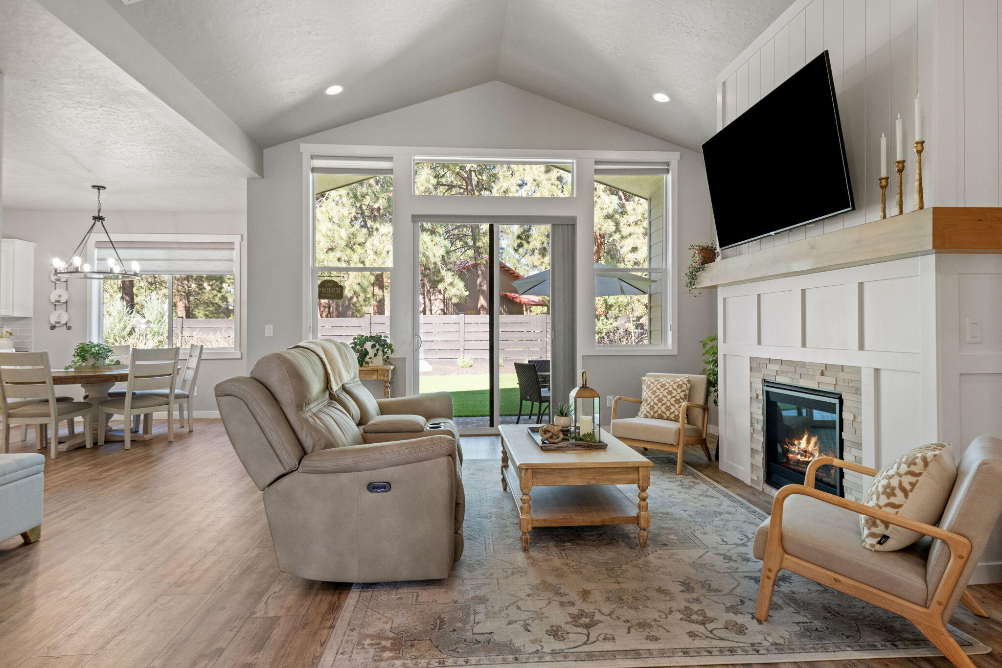 Sisters, Oregon, 97759, United States, 3 Bedrooms Bedrooms, ,2 BathroomsBathrooms,Residential,For Sale,1738926