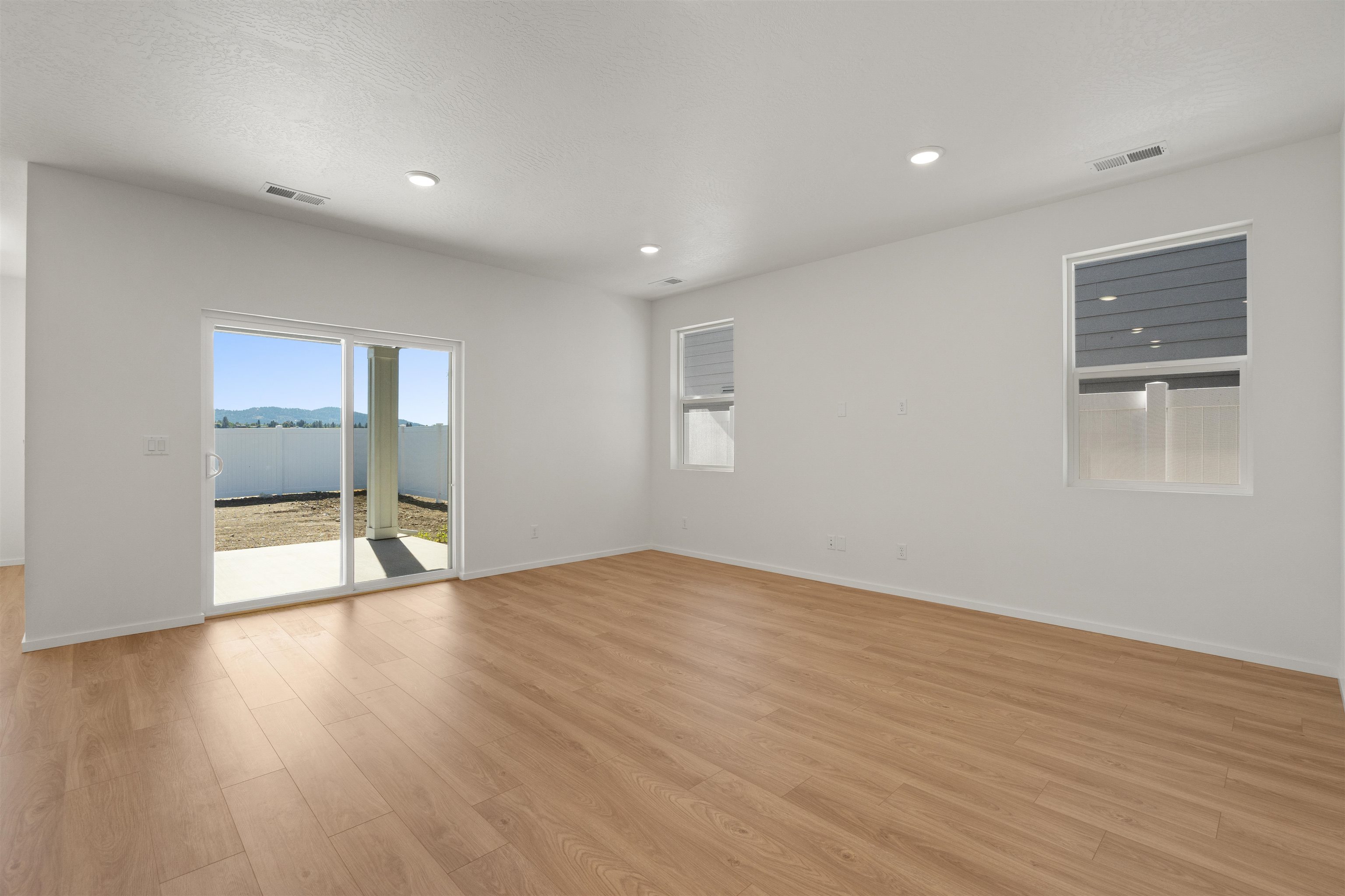 Deer Park, Washington, 99006, United States, 3 Bedrooms Bedrooms, ,2 BathroomsBathrooms,Residential,For Sale,1954532