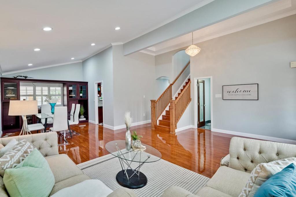 Union City, California, 94587, United States, 4 Bedrooms Bedrooms, ,3 BathroomsBathrooms,Residential,For Sale,1978572