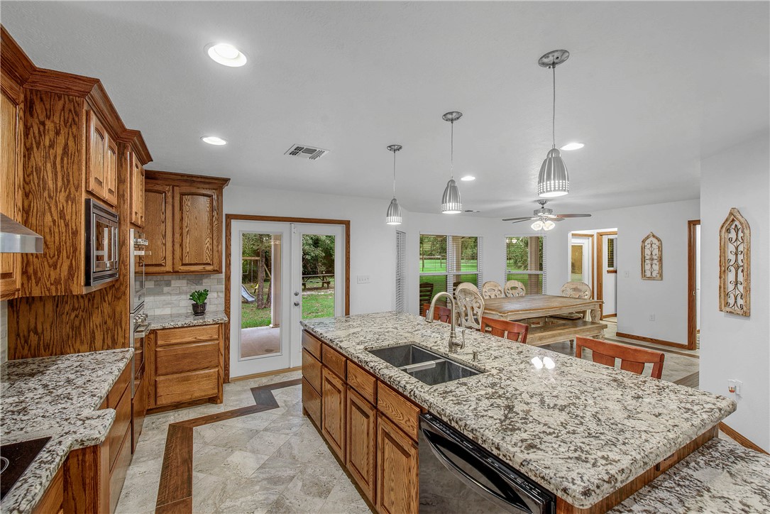 College Station, Texas, 77845, United States, 5 Bedrooms Bedrooms, ,4 BathroomsBathrooms,Residential,For Sale,1983993