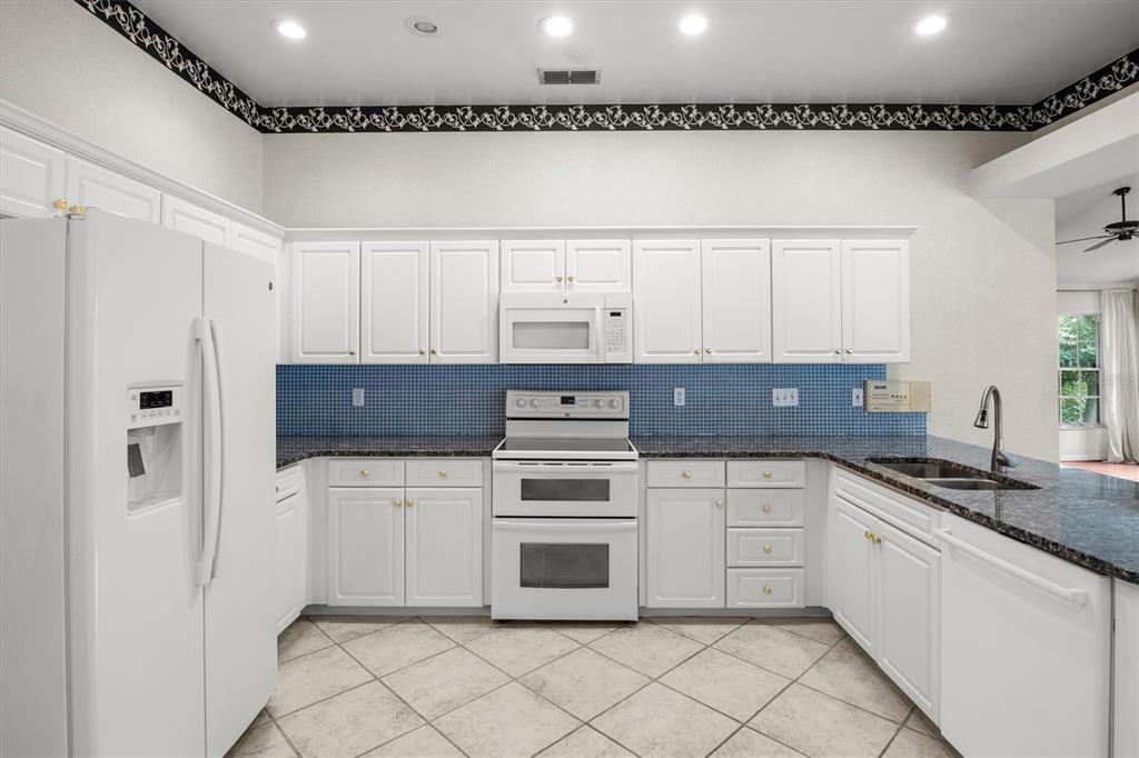 Lakeland, Florida, 33813, United States, 4 Bedrooms Bedrooms, ,4 BathroomsBathrooms,Residential,For Sale,1948005