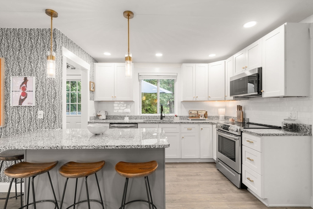 Northborough, Massachusetts, 01532, United States, 2 Bedrooms Bedrooms, ,2 BathroomsBathrooms,Residential,For Sale,1987987