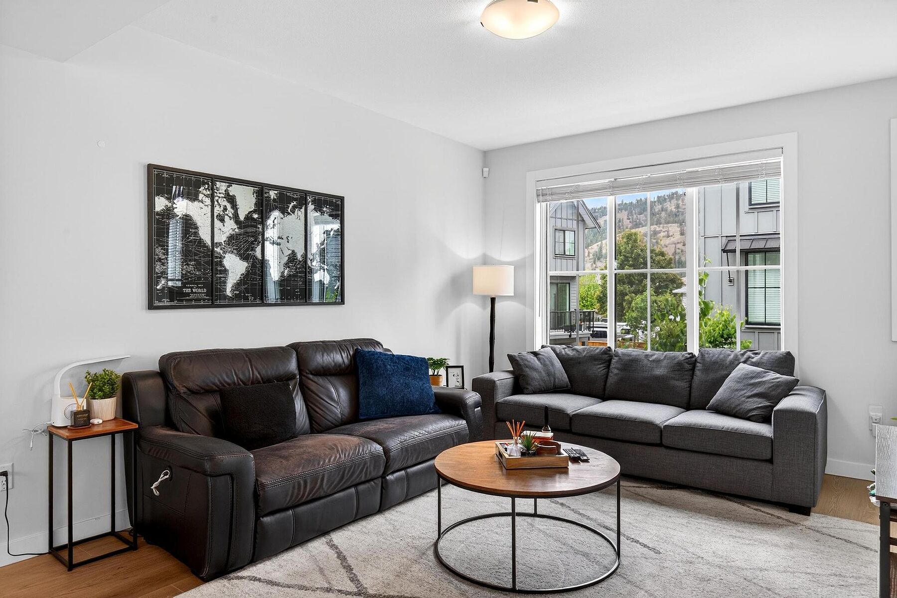 Modern Elegance in Glenmore - 物件實景