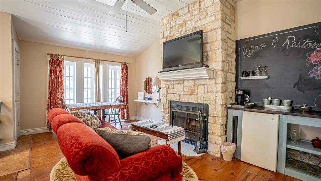 Granbury, Texas, 76048, United States, 8 Bedrooms Bedrooms, ,8 BathroomsBathrooms,Residential,For Sale,2009075