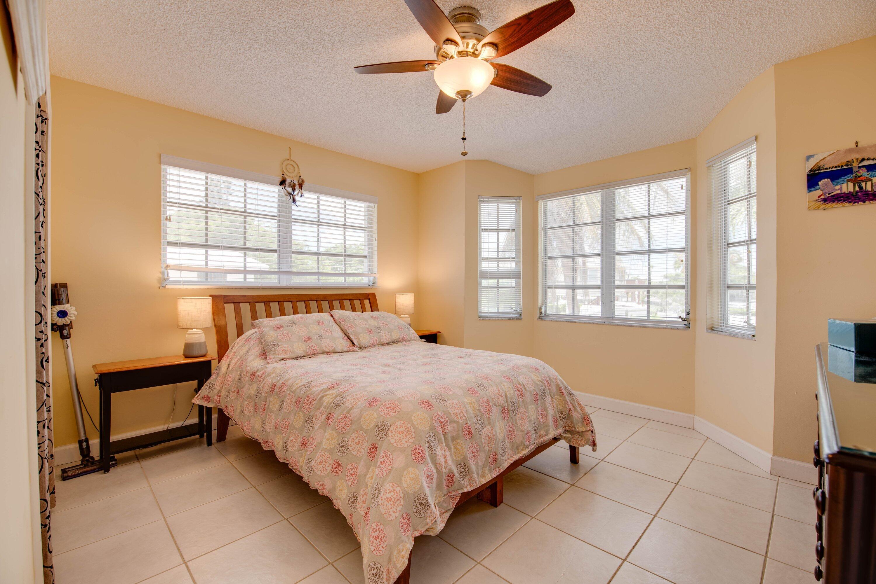 MARATHON, Florida, 33050, United States, 2 Bedrooms Bedrooms, ,2 BathroomsBathrooms,Residential,For Sale,1885329