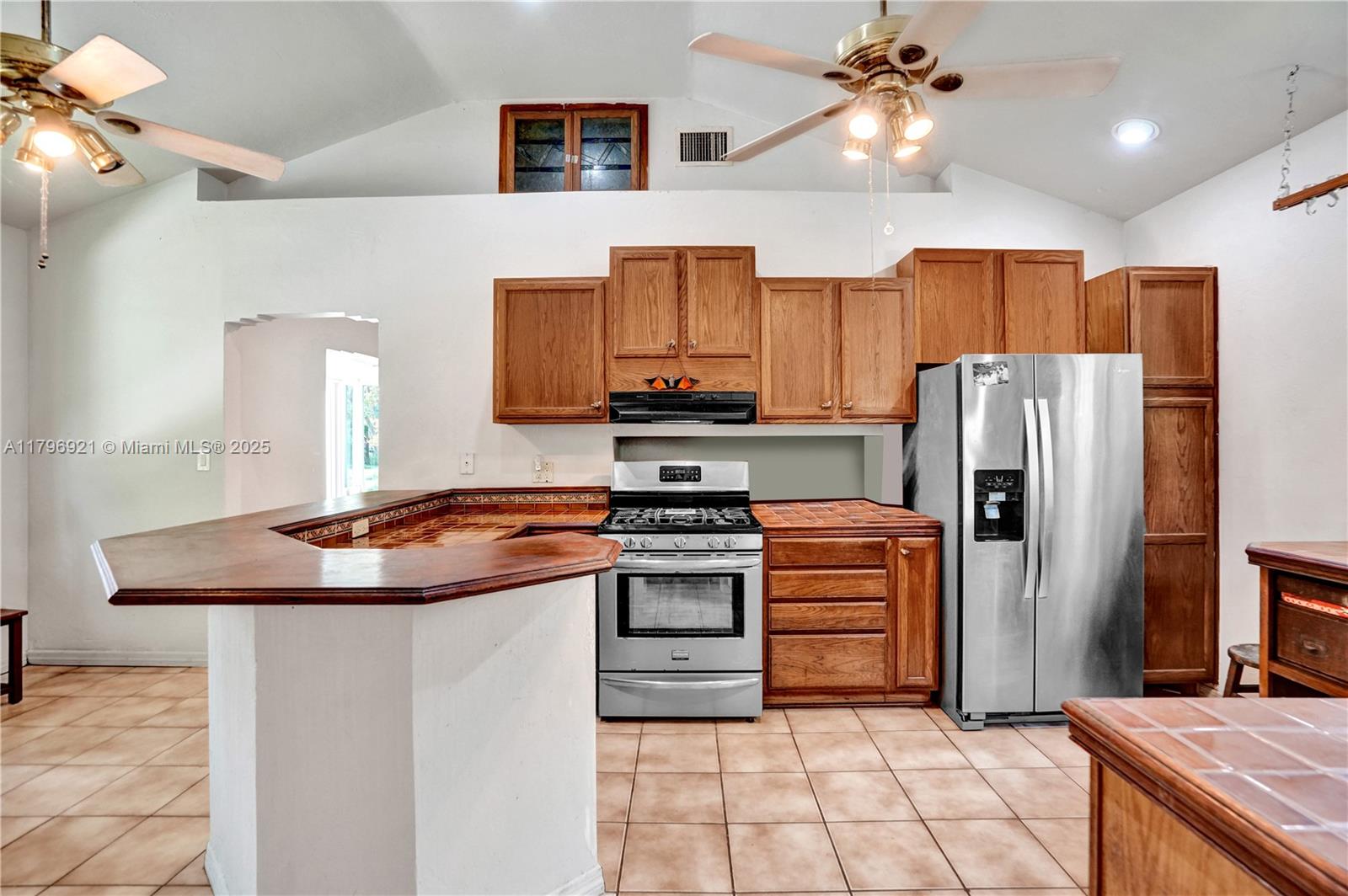 Hollywood, Florida, 33020, United States, 3 Bedrooms Bedrooms, ,3 BathroomsBathrooms,Residential,For Sale,1805248