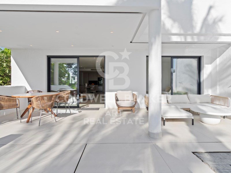 Estepona, Andalusia, ES, 4 Bedrooms Bedrooms, ,4 BathroomsBathrooms,Residential,For Sale,1743739