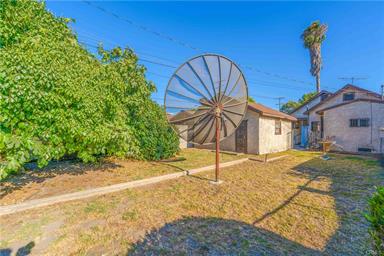 Los Angeles, California, 90002, United States, 2 Bedrooms Bedrooms, ,1 BathroomBathrooms,Residential,For Sale,1931057