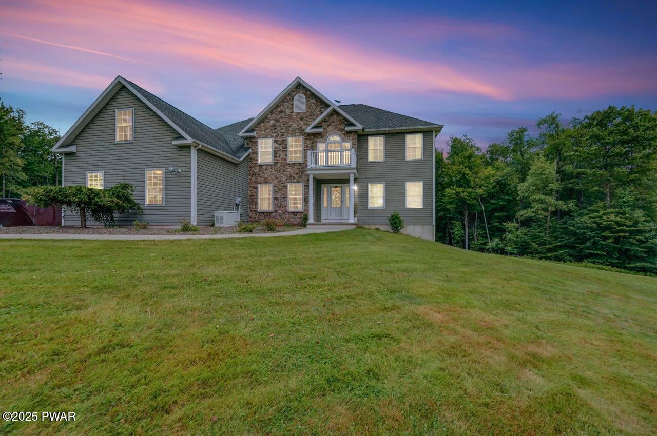 Honesdale, Pennsylvania, 18431, United States, 5 Bedrooms Bedrooms, ,4 BathroomsBathrooms,Residential,For Sale,1973688