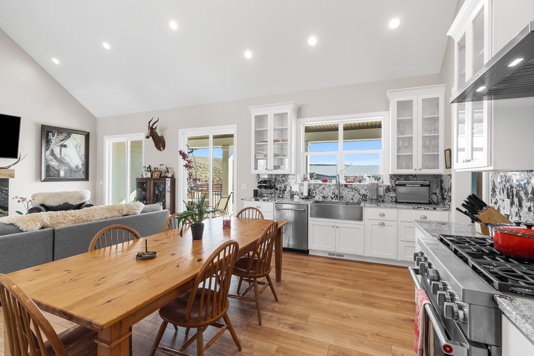  Rare Equestrian Retreat with Modern Farmhouse - 物件實景