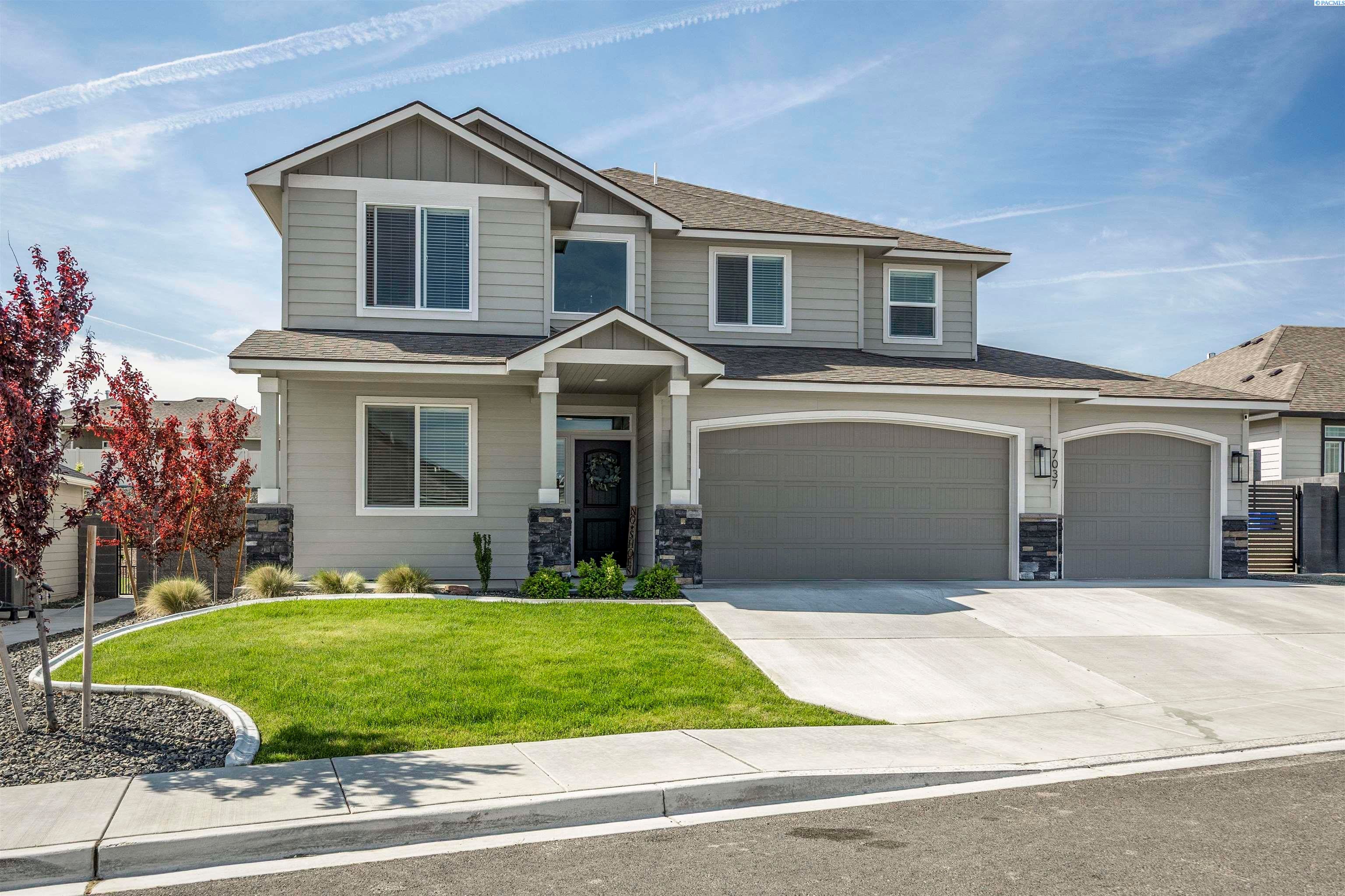 Kennewick, Washington, 99338, United States, 5 Bedrooms Bedrooms, ,3 BathroomsBathrooms,Residential,For Sale,1984207