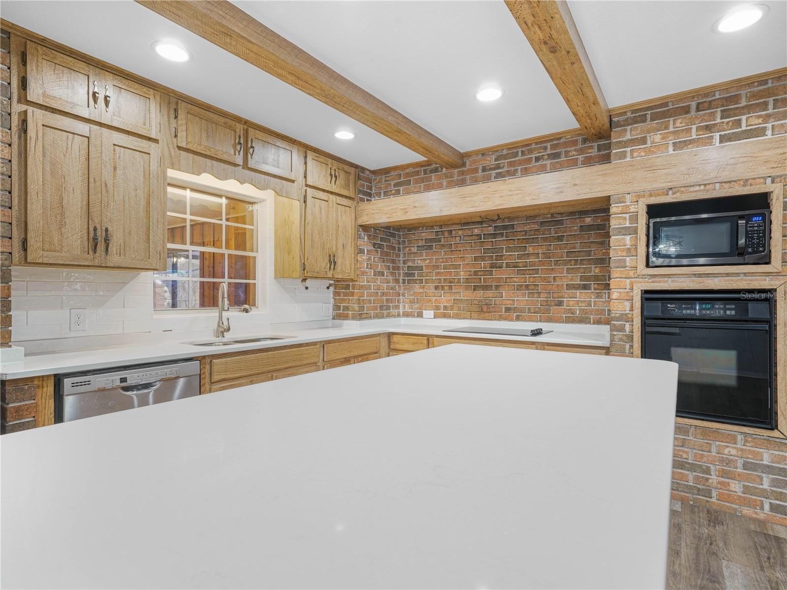 FROSTPROOF, Florida, 33843, United States, 6 Bedrooms Bedrooms, ,3 BathroomsBathrooms,Residential,For Sale,2006124